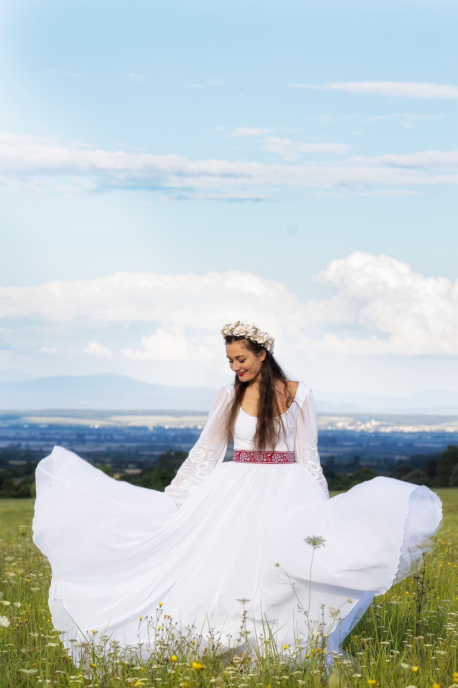 Biele vyšívané šaty Očovianka