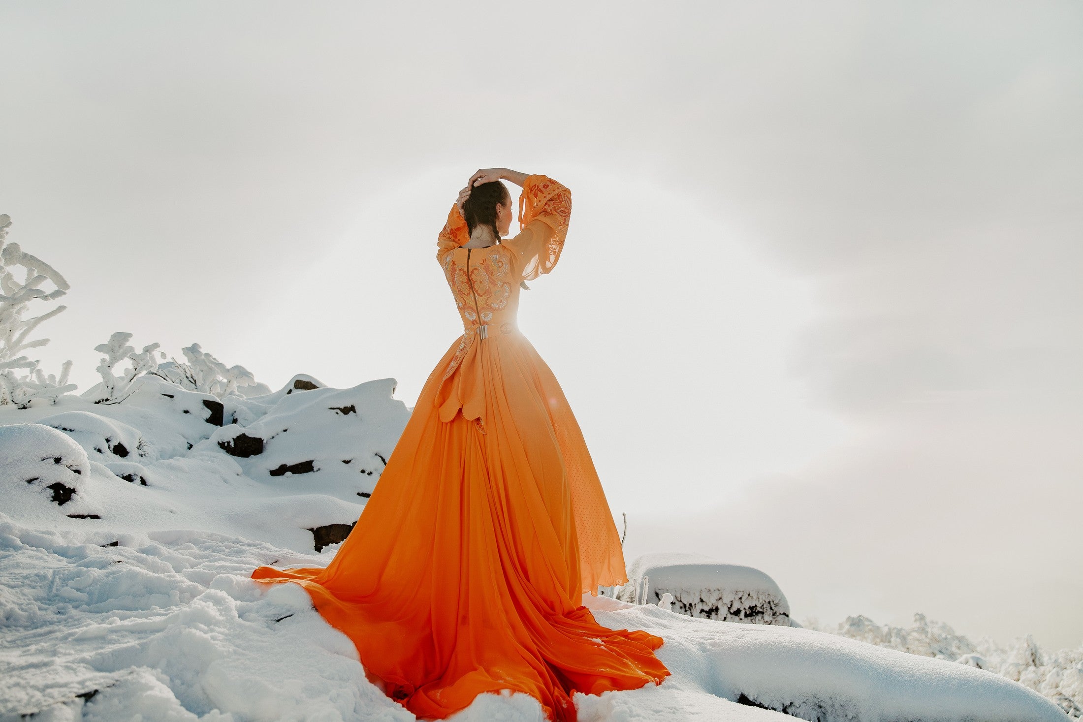 Oranžové šifónové šaty Očovianka
