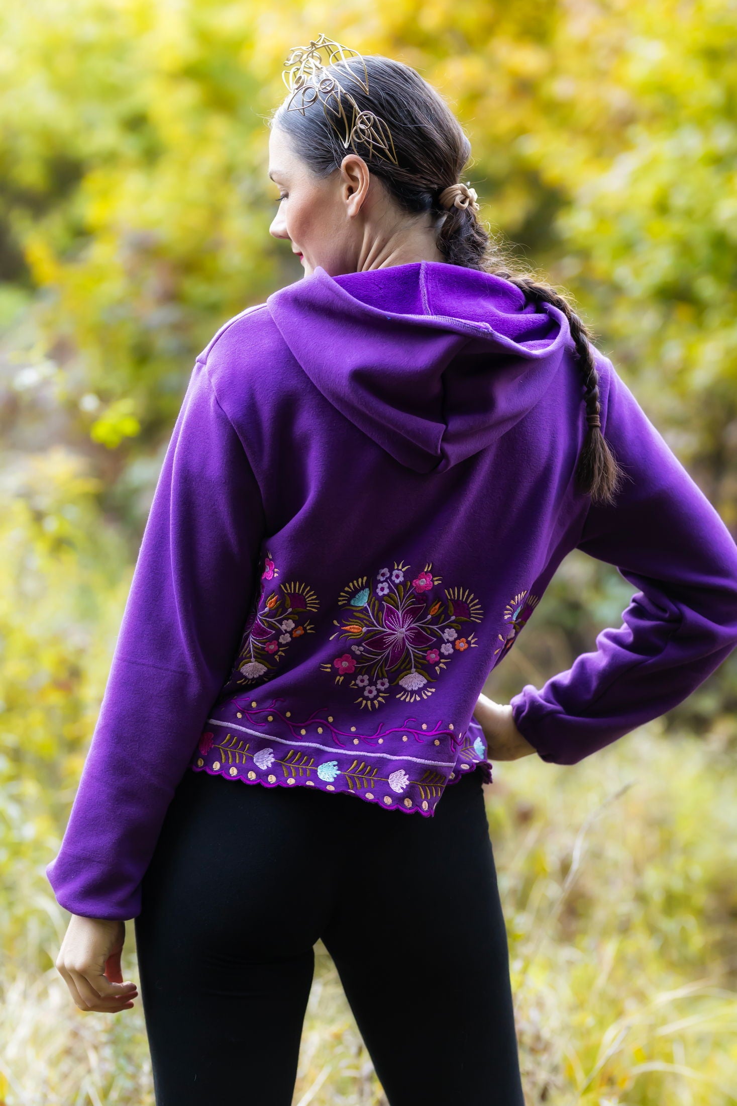 Fialová mikina Pozdišovská karička