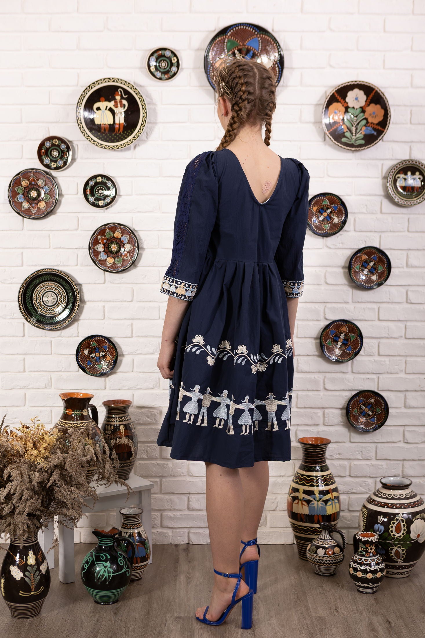 Tmavomodré šaty Pozdišovská karička