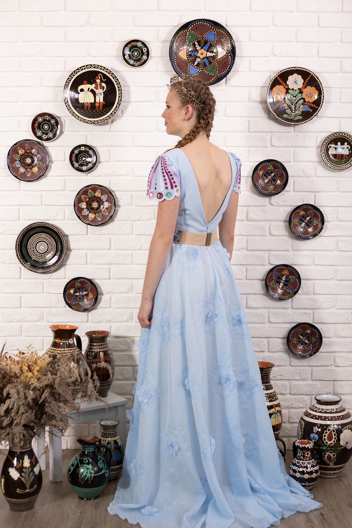 Modré vyšívané šaty Pozdišovská karička