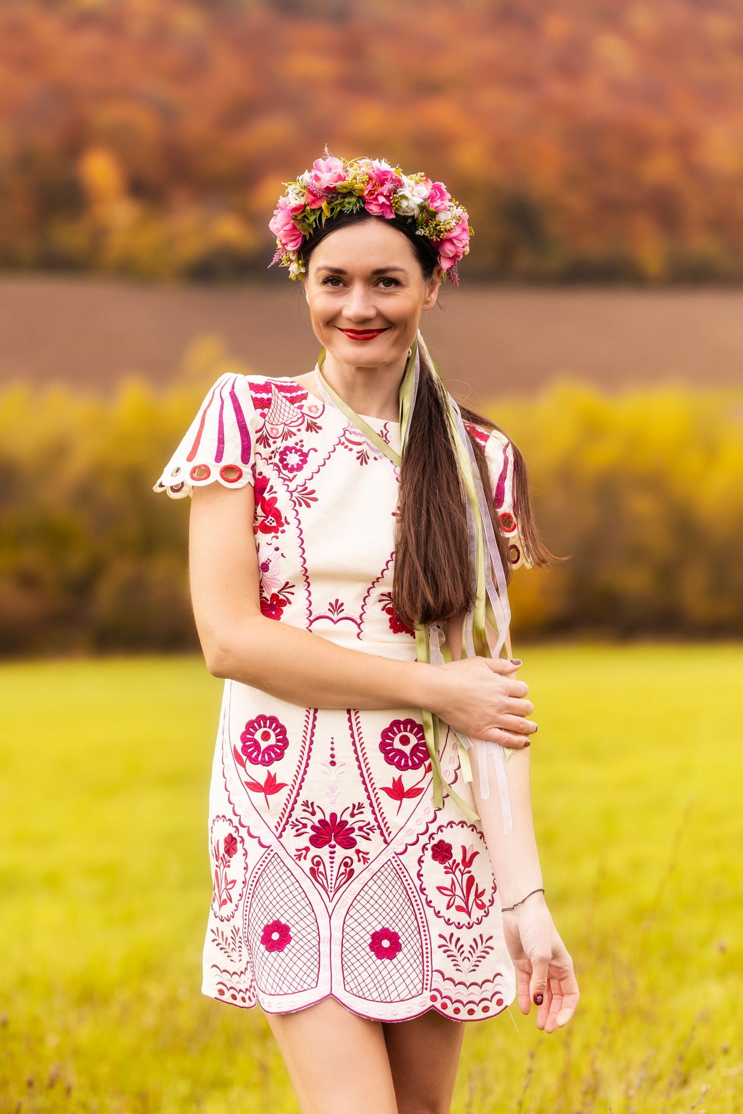 Vyšívané mini šaty Pozdišovská karička