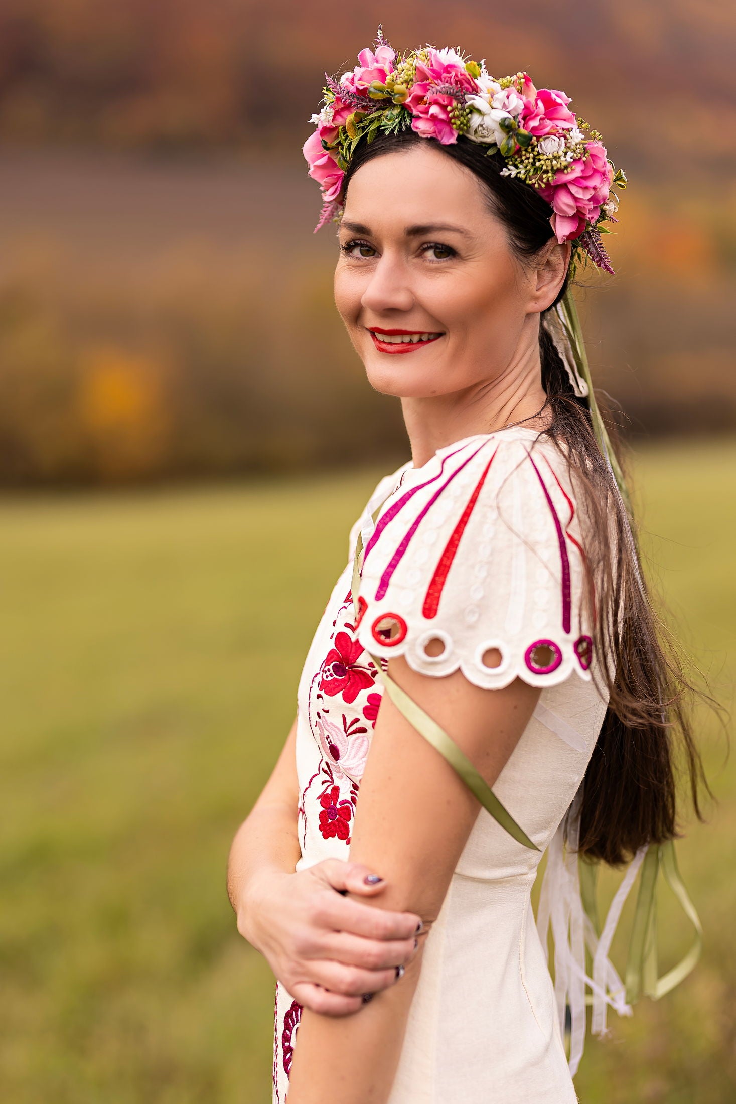 Vyšívané mini šaty Pozdišovská karička