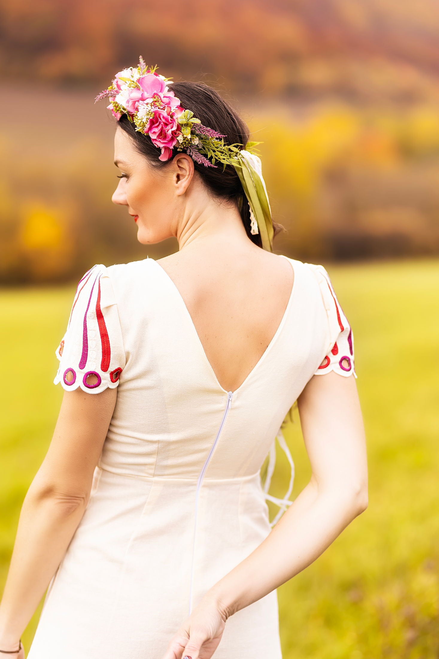 Vyšívané mini šaty Pozdišovská karička