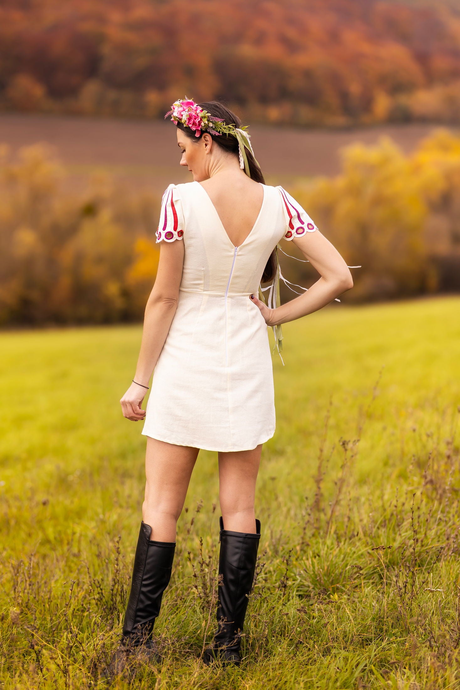 Vyšívané mini šaty Pozdišovská karička