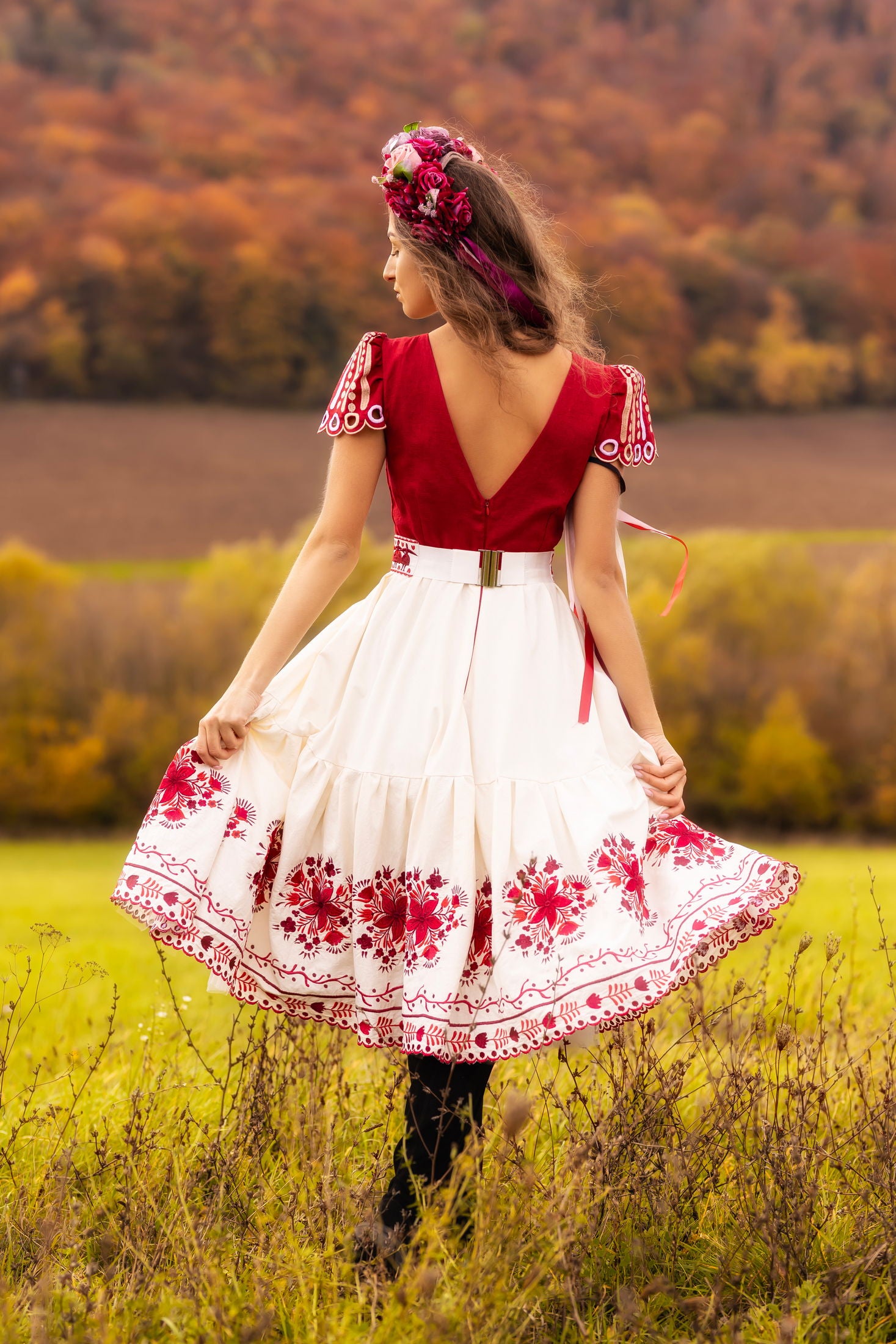 Vyšívané šaty Pozdišovská karička