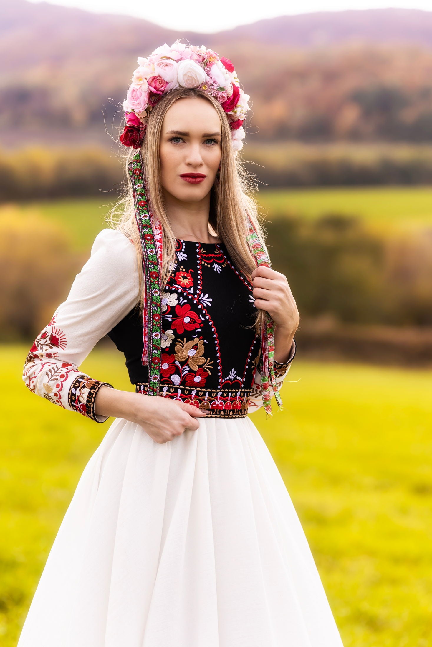 Vyšívané šaty Pozdišovská karička