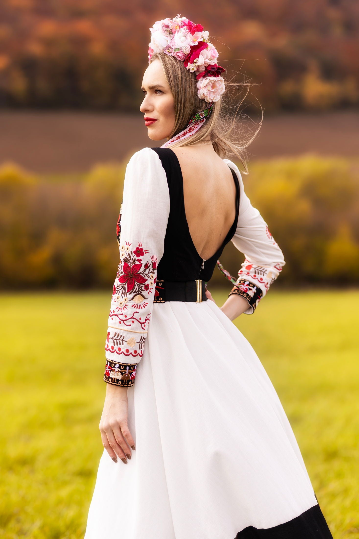 Vyšívané šaty Pozdišovská karička