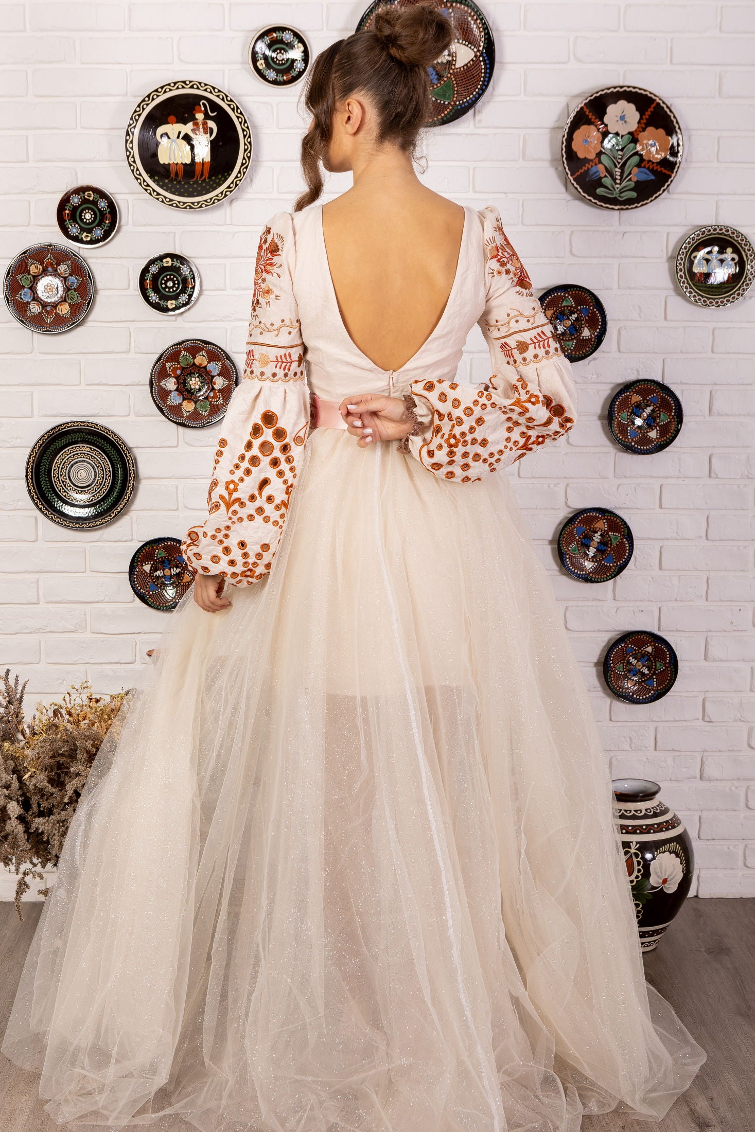 Šaty s vlečkou Pozdišovská karička