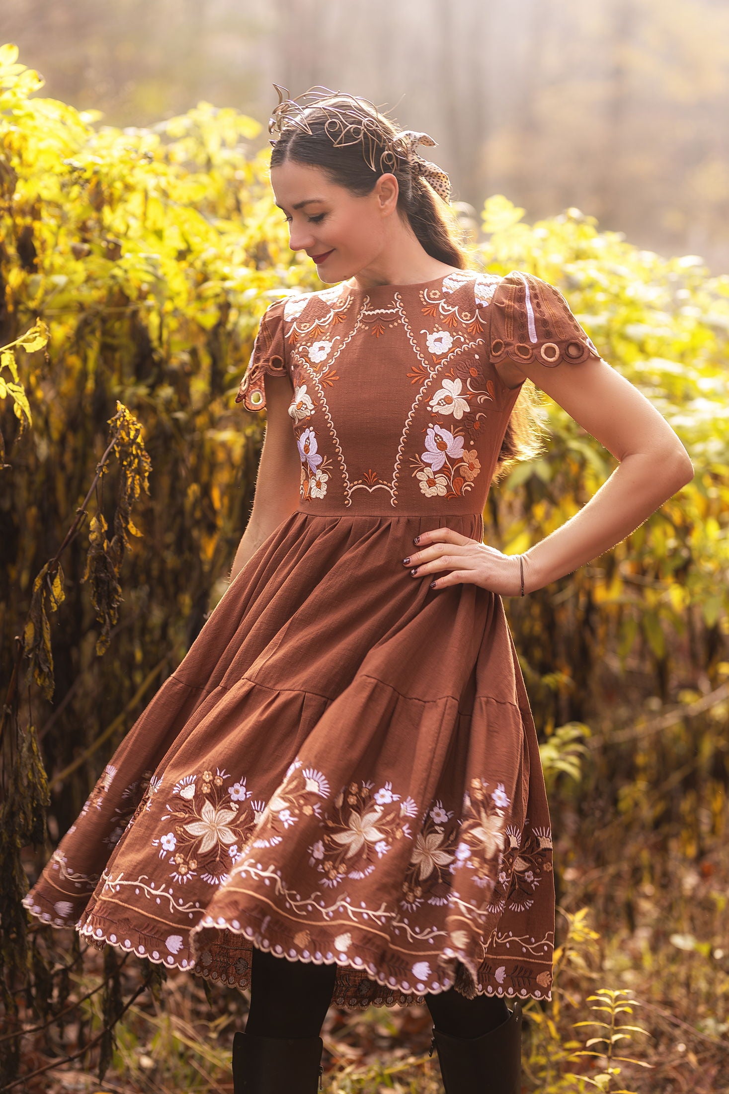 Hnedé šaty Pozdišovská karička