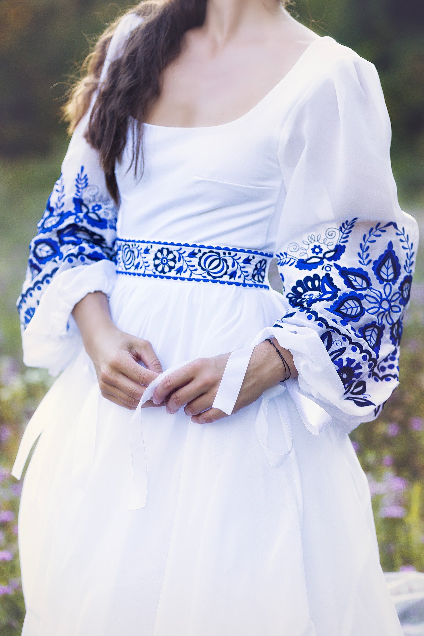 Biele vyšívané šaty Očovianka