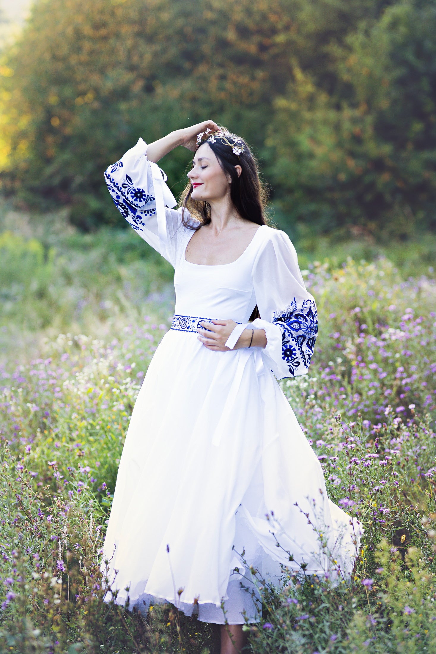 Biele vyšívané šaty Očovianka