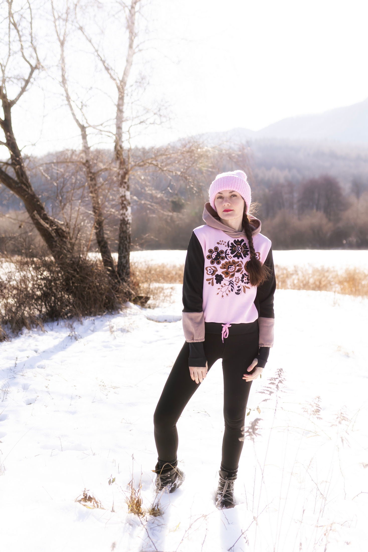 Vyšívaná mikina Poľana