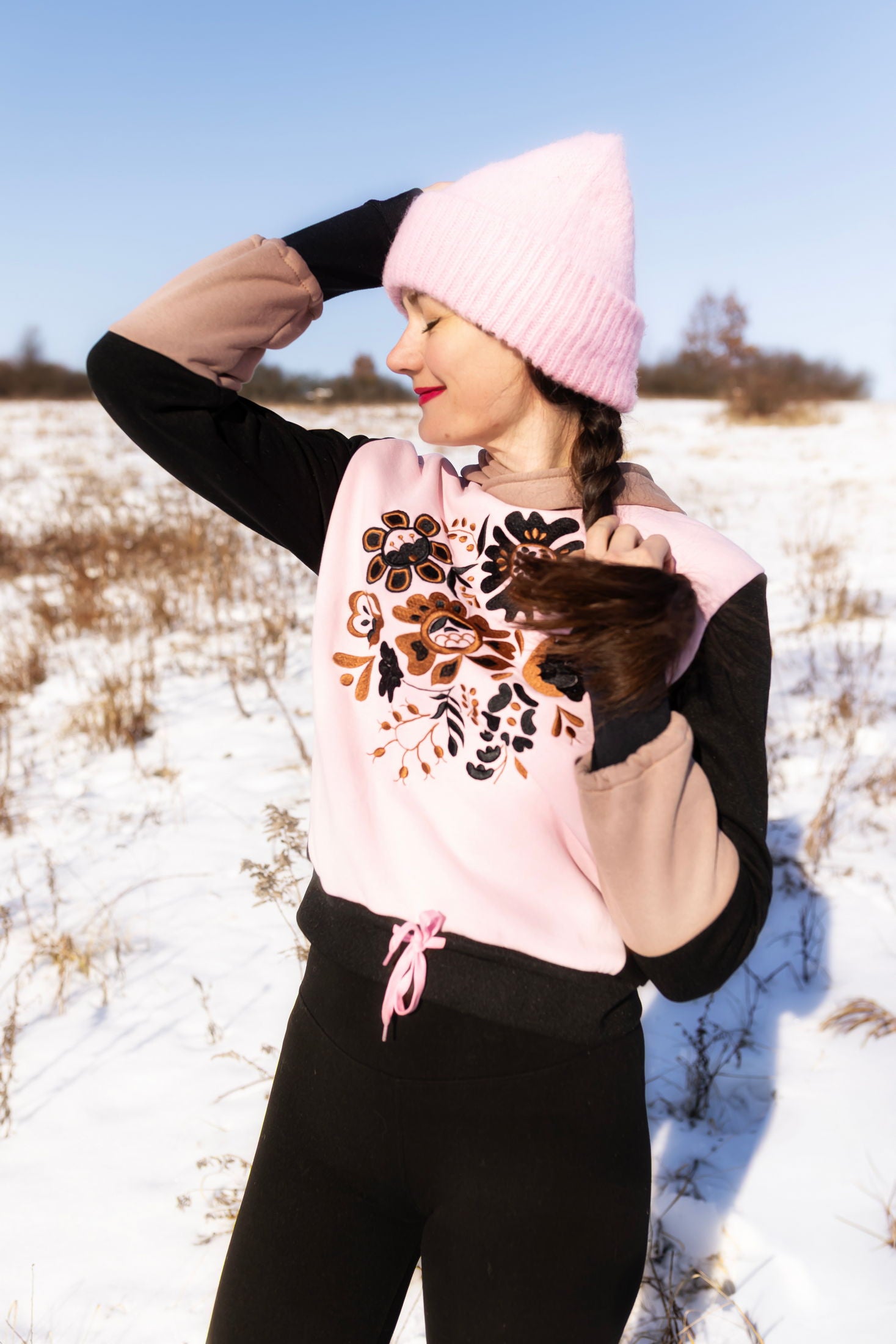 Vyšívaná mikina Poľana