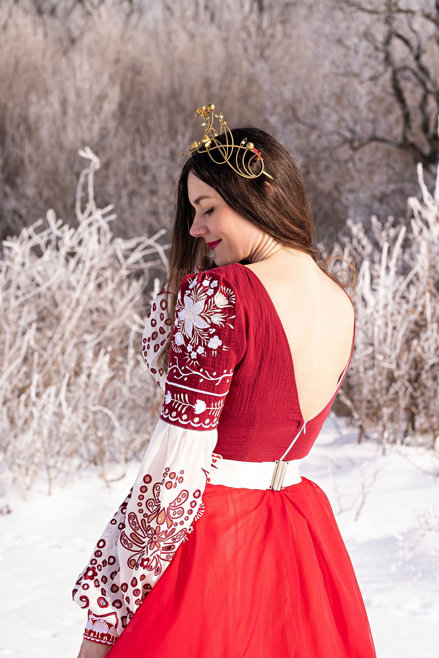 Šaty s vlečkou Pozdišovská karička