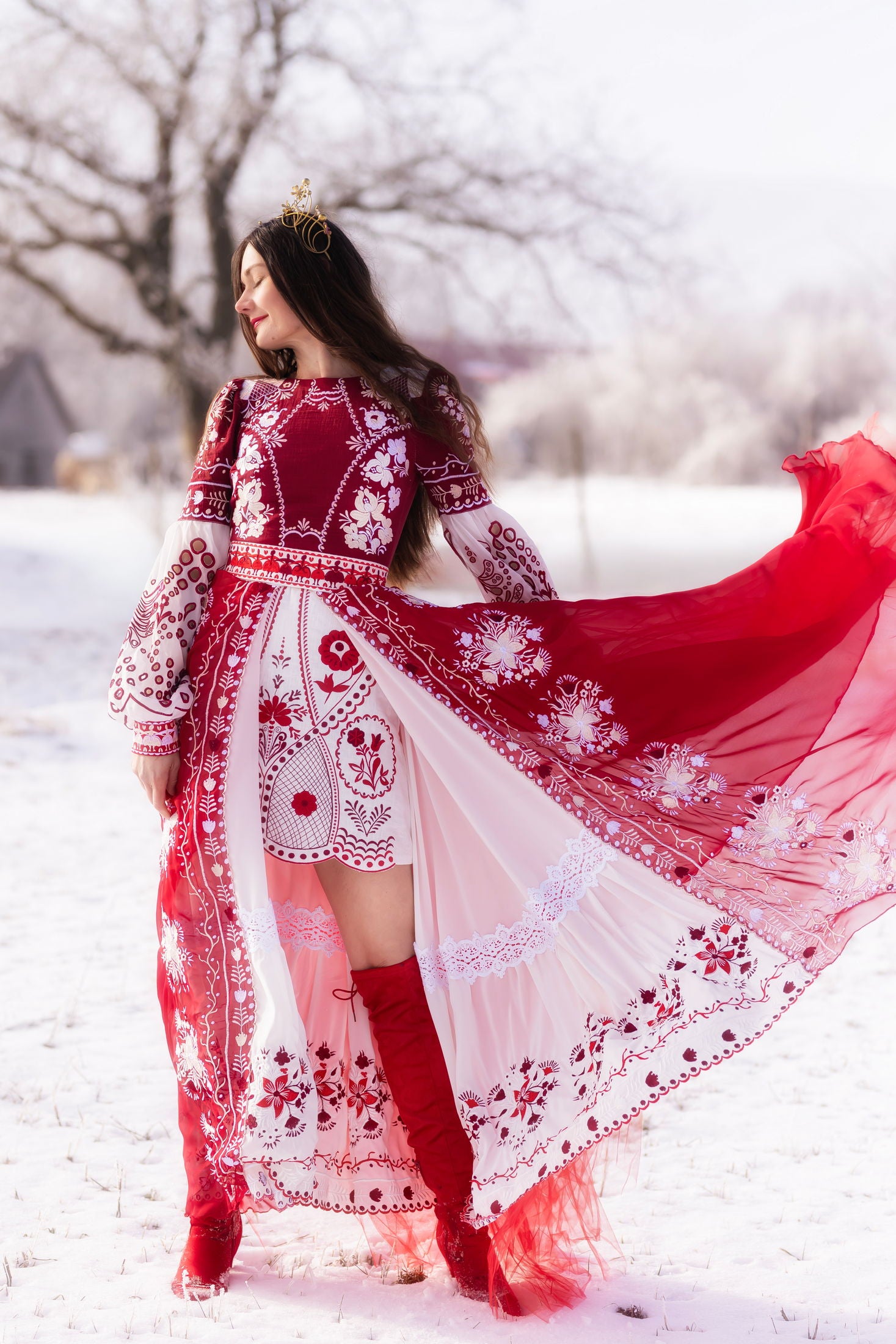 Šaty s vlečkou Pozdišovská karička