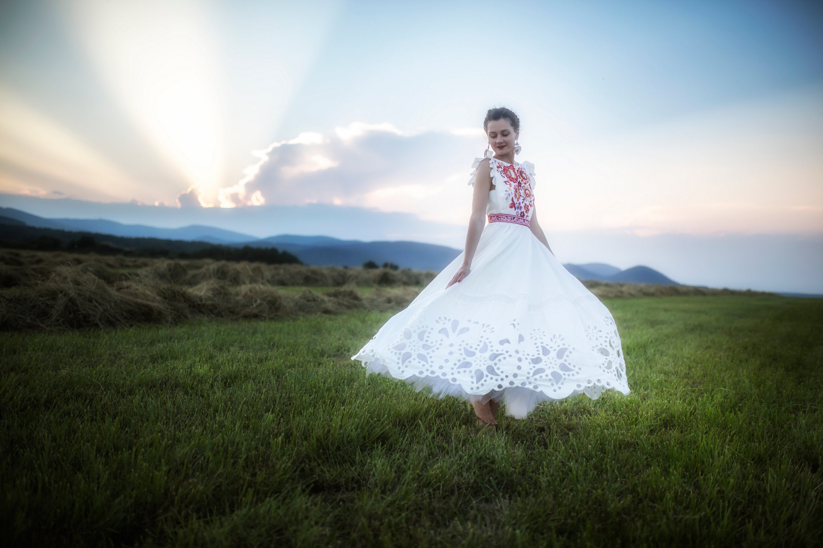 Ivory vyšívané šaty Poľana