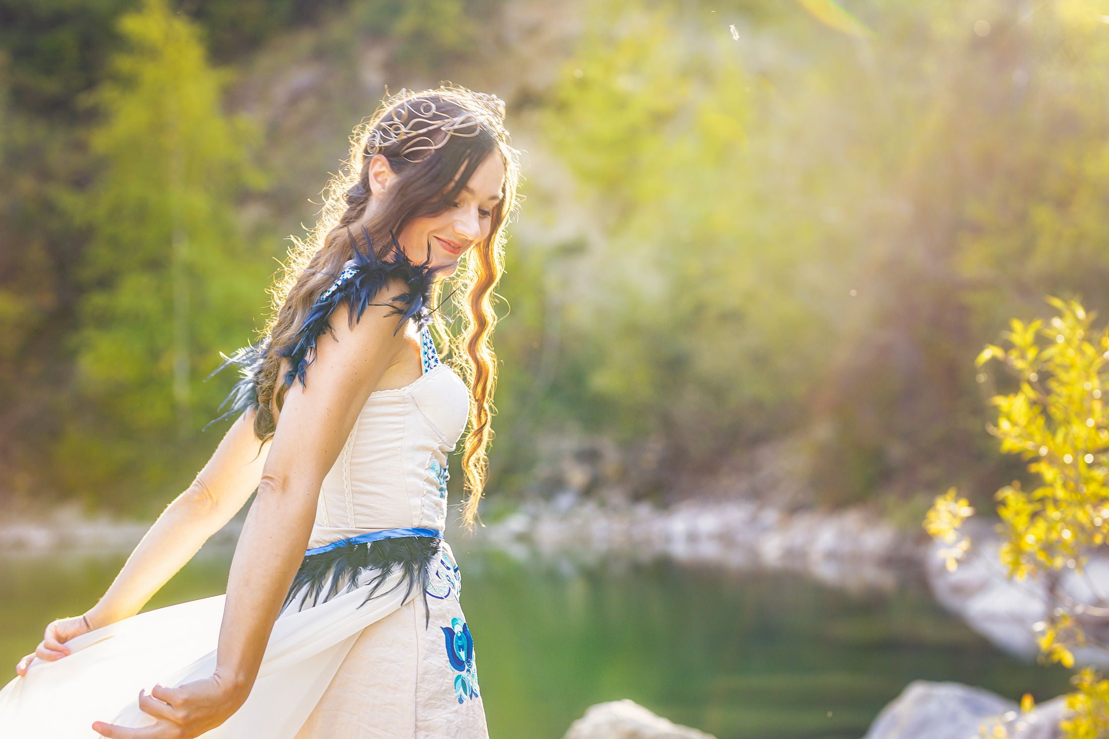 Béžové vyšívané šaty Solčanská