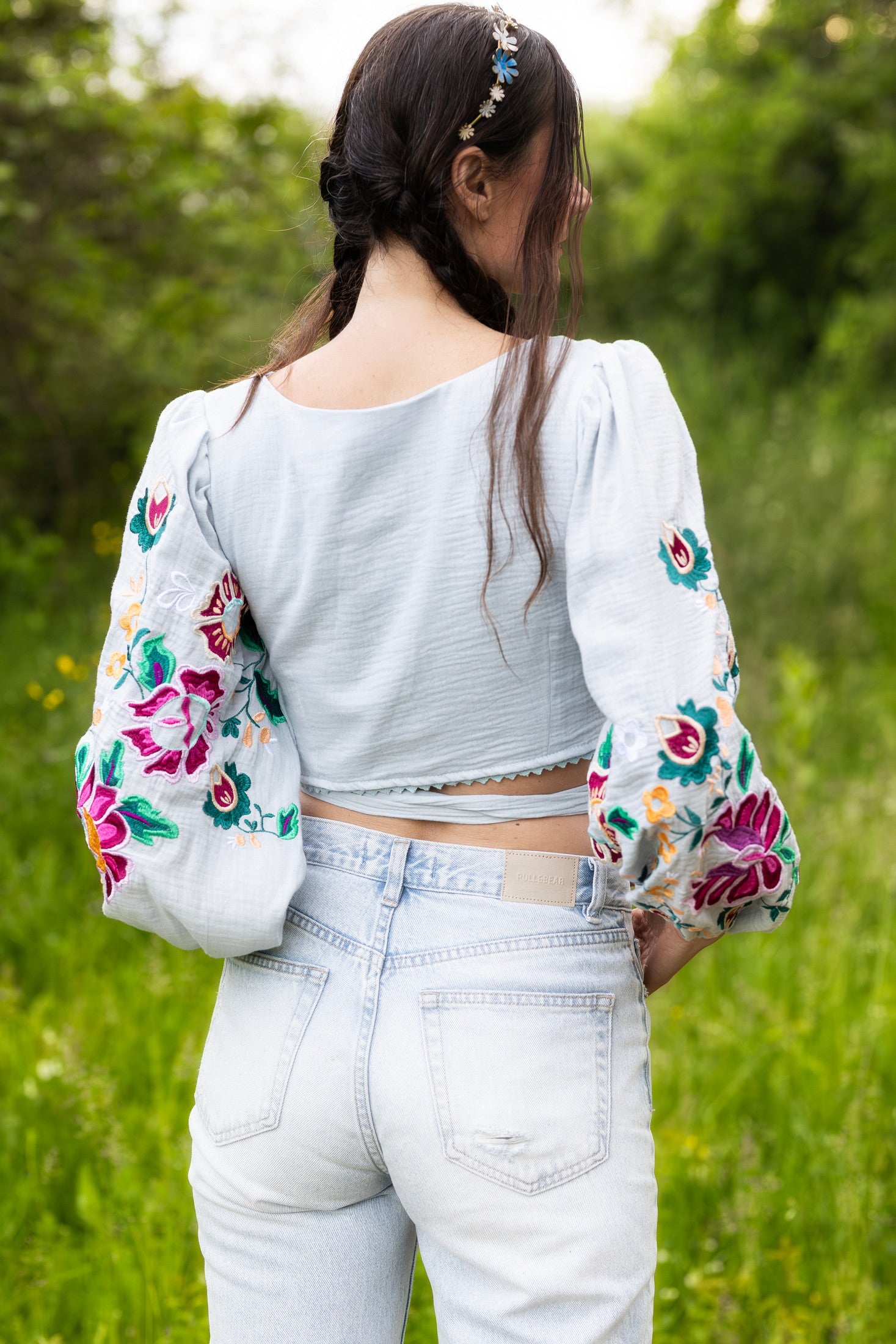 Vyšívaný crop top Kvety Senohradu