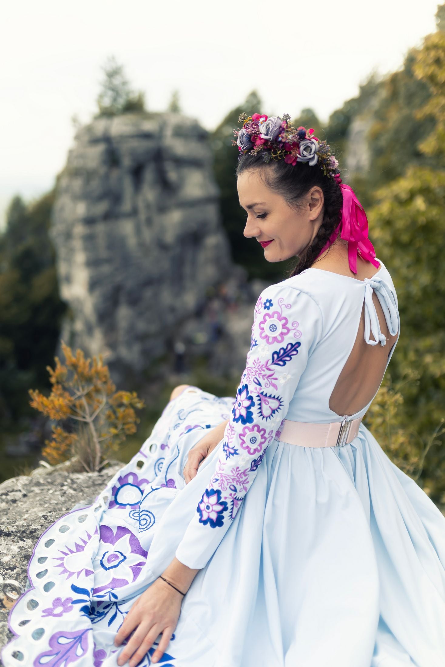 Modré madeirové šaty Sága krásy