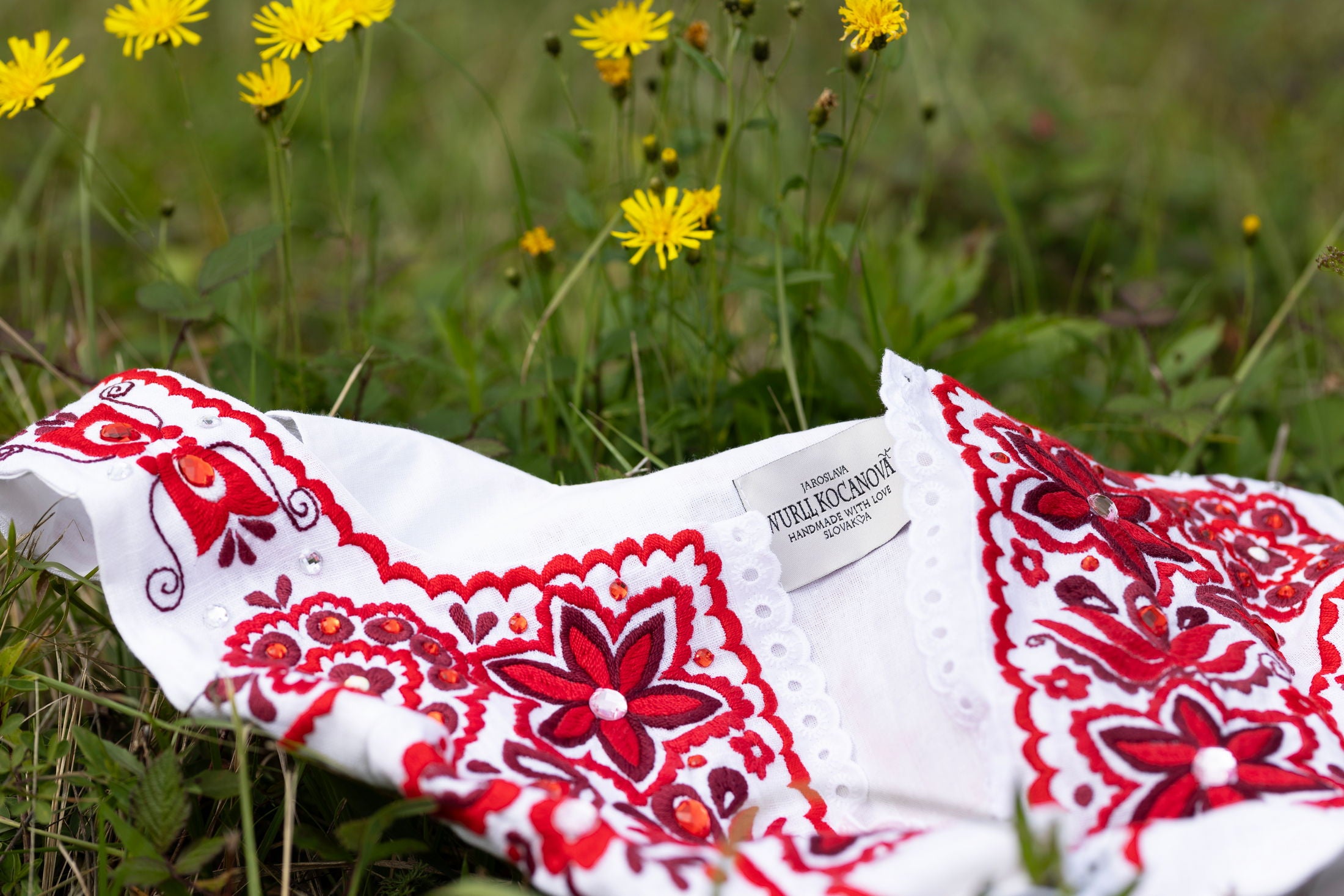 Ručne vyšívaná vesta Ábelová