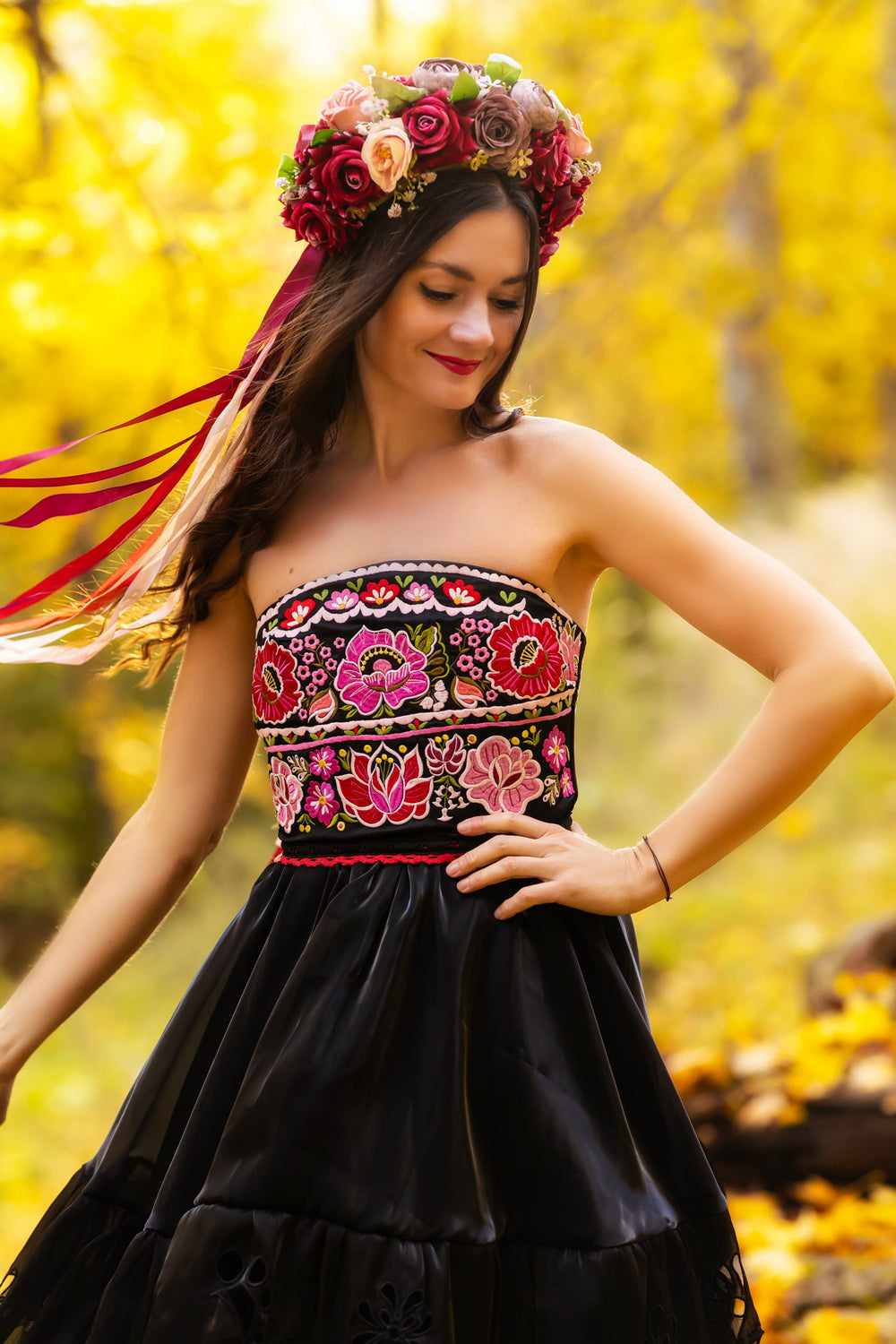 Čierny crop top Hrochoťské opasky