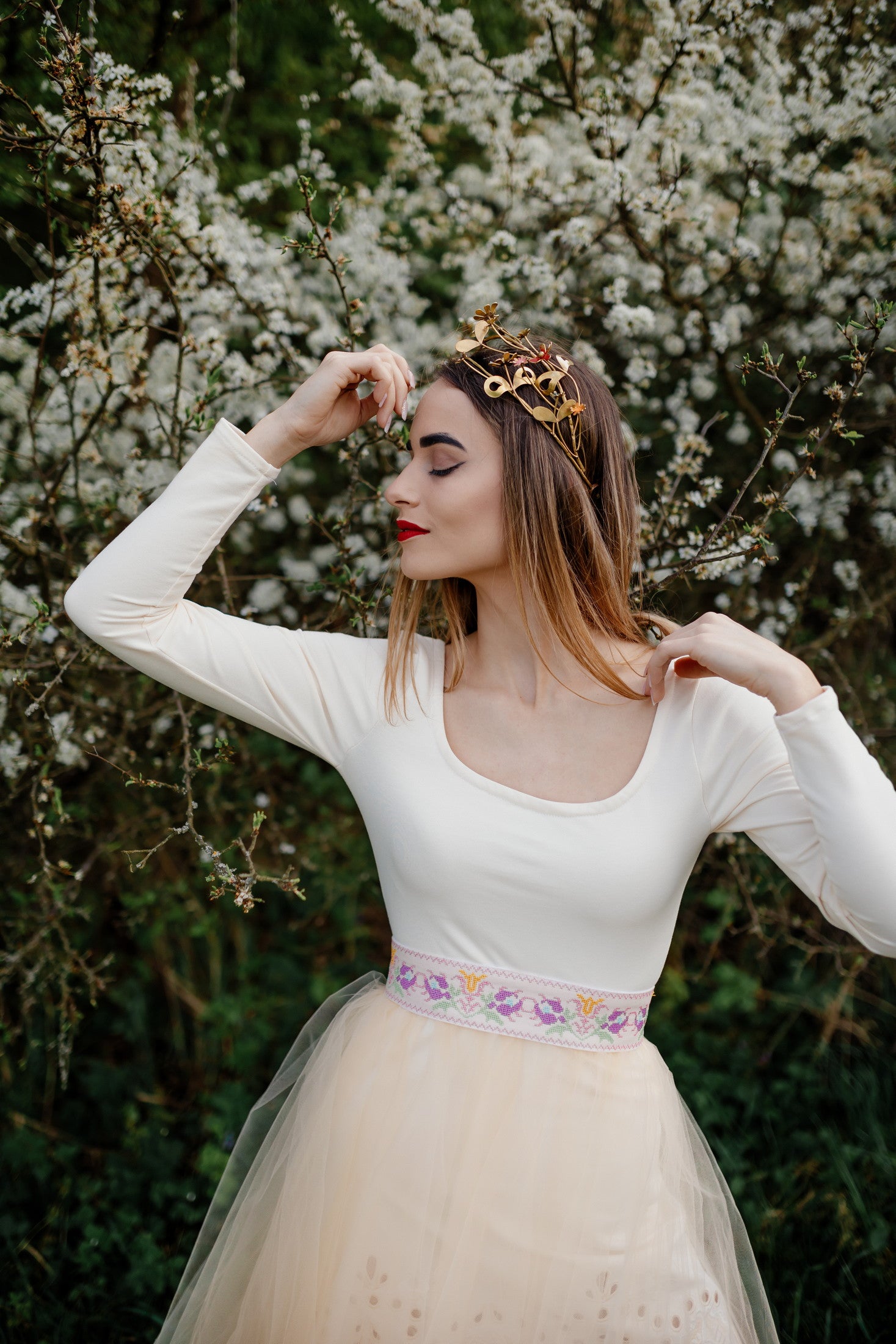 Vanilkové šaty Kvety Senohradu