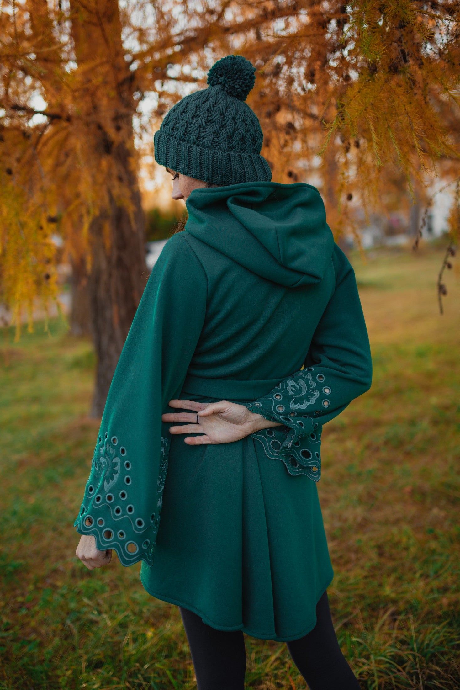 Tmavozelená mikina Liptovská deva