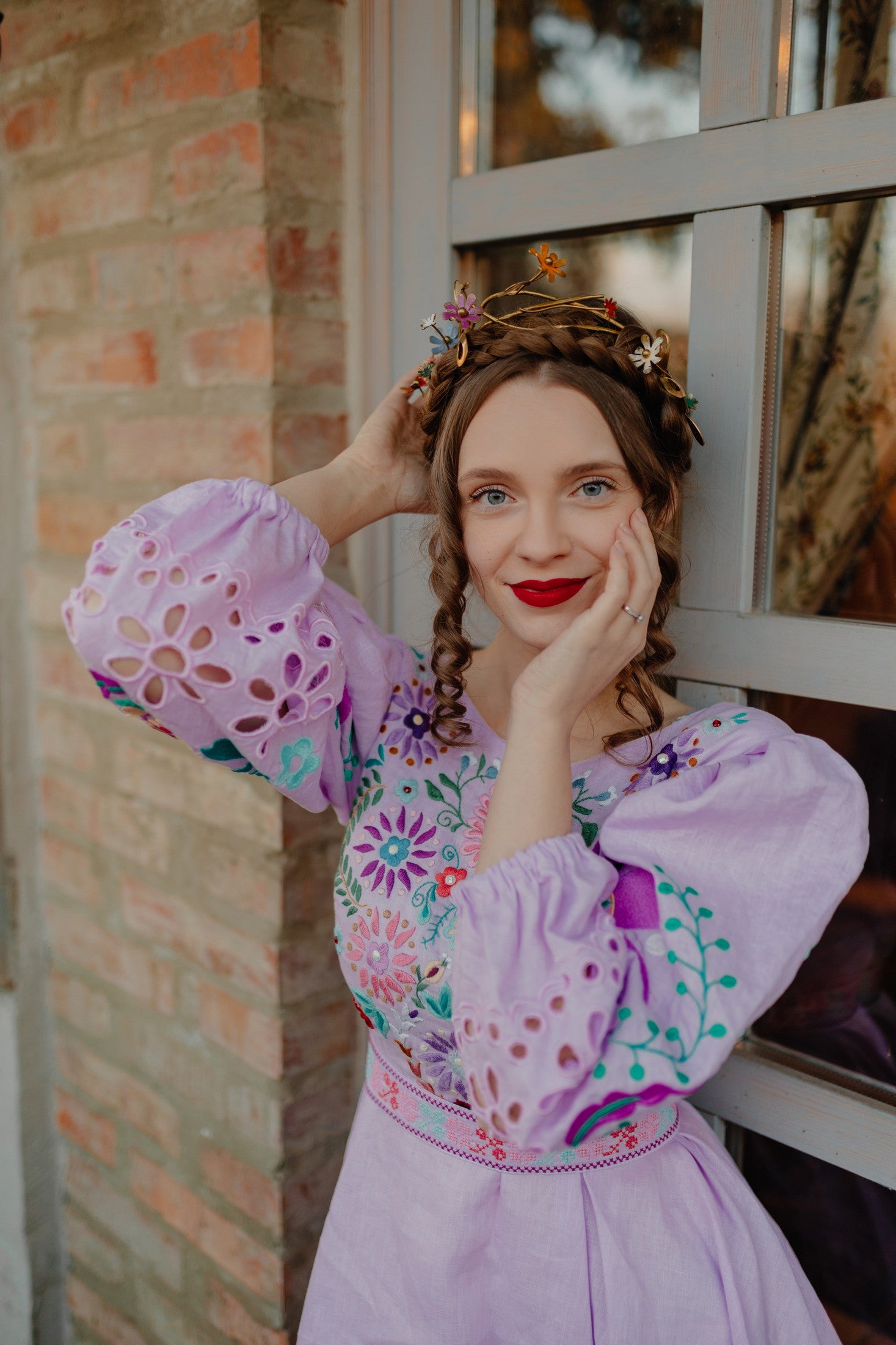 Fialové madeirové šaty Ábelová