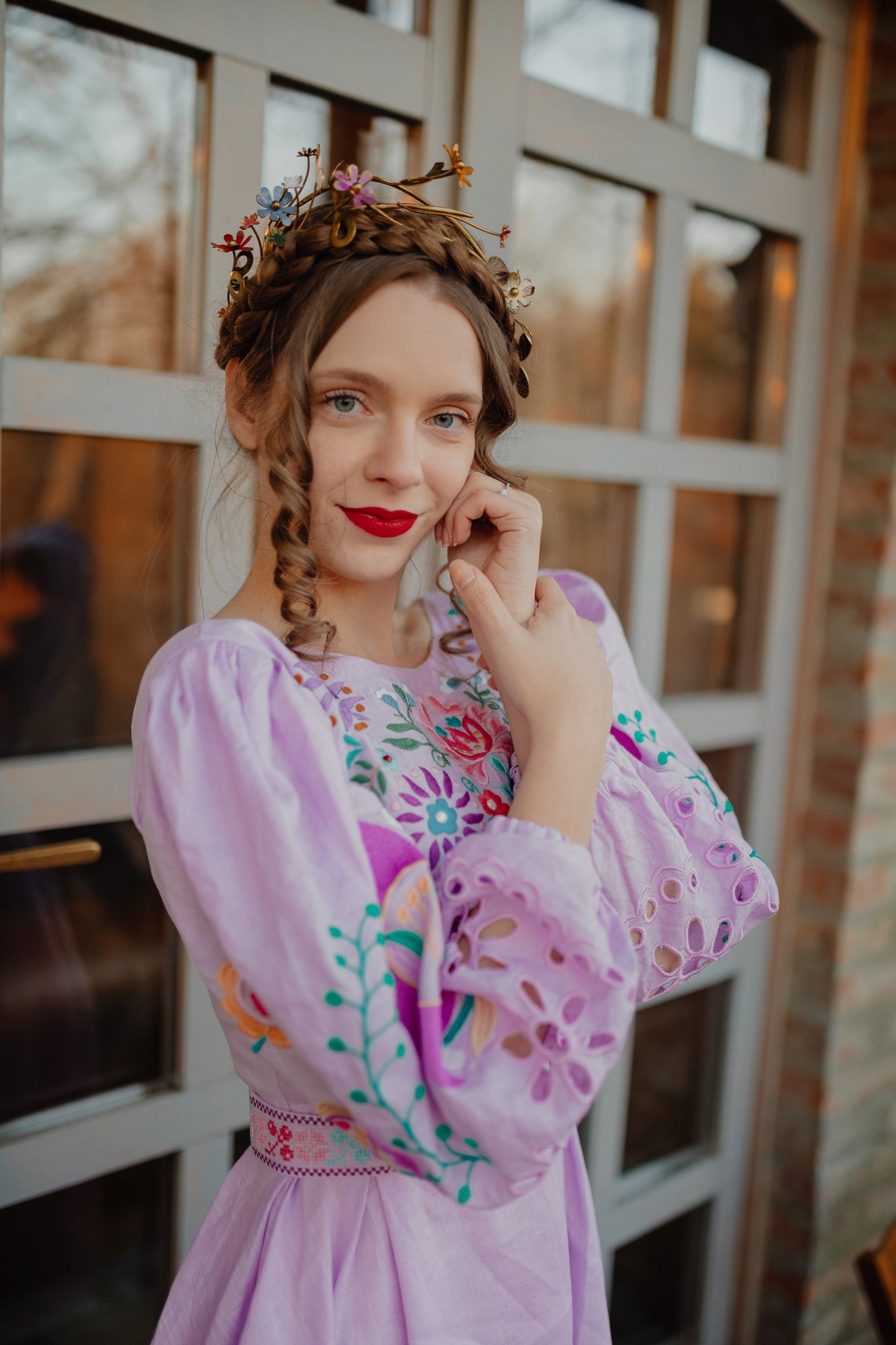 Fialové madeirové šaty Ábelová