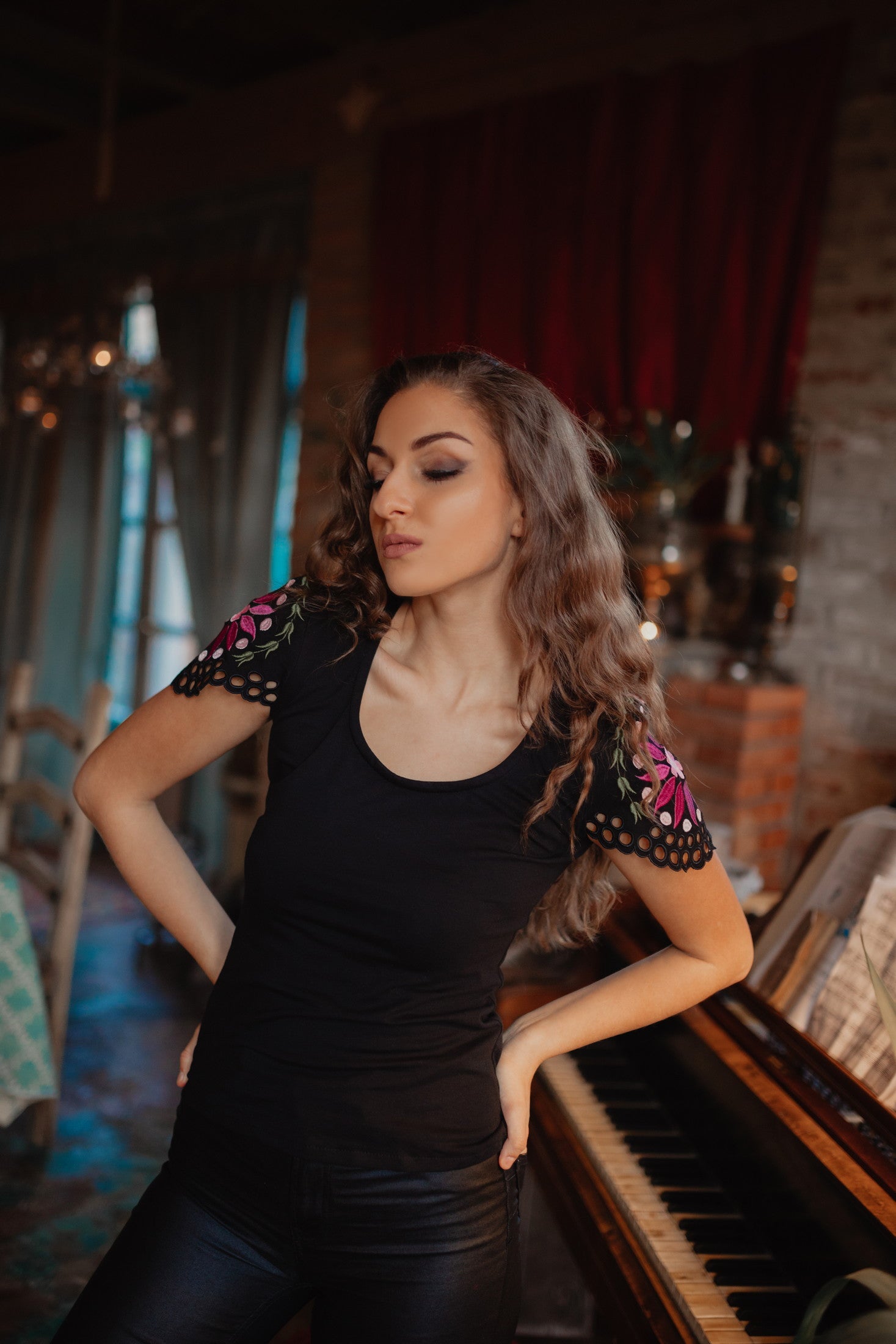 Vyšívané tričko Ábelová