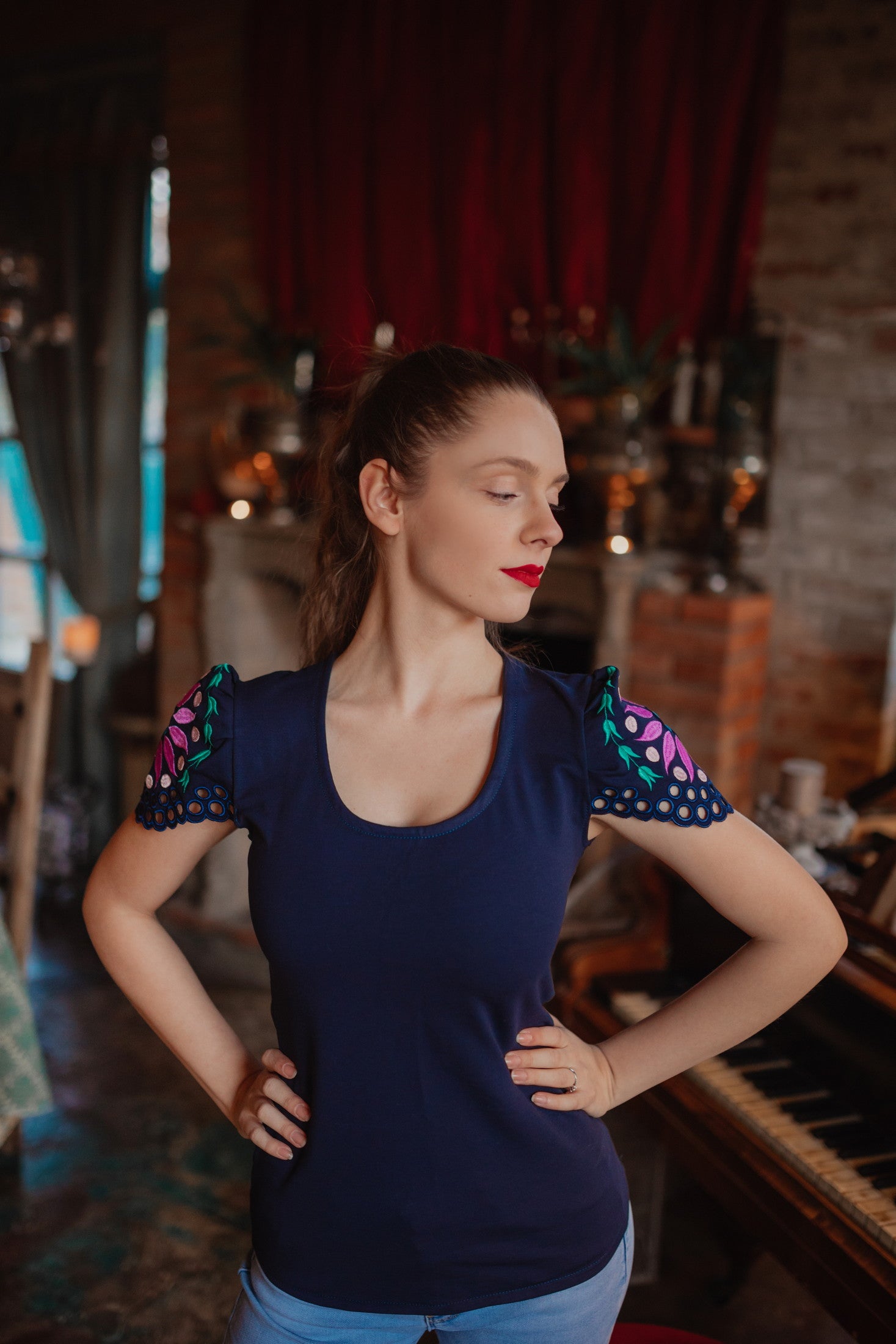Vyšívané tričko Ábelová