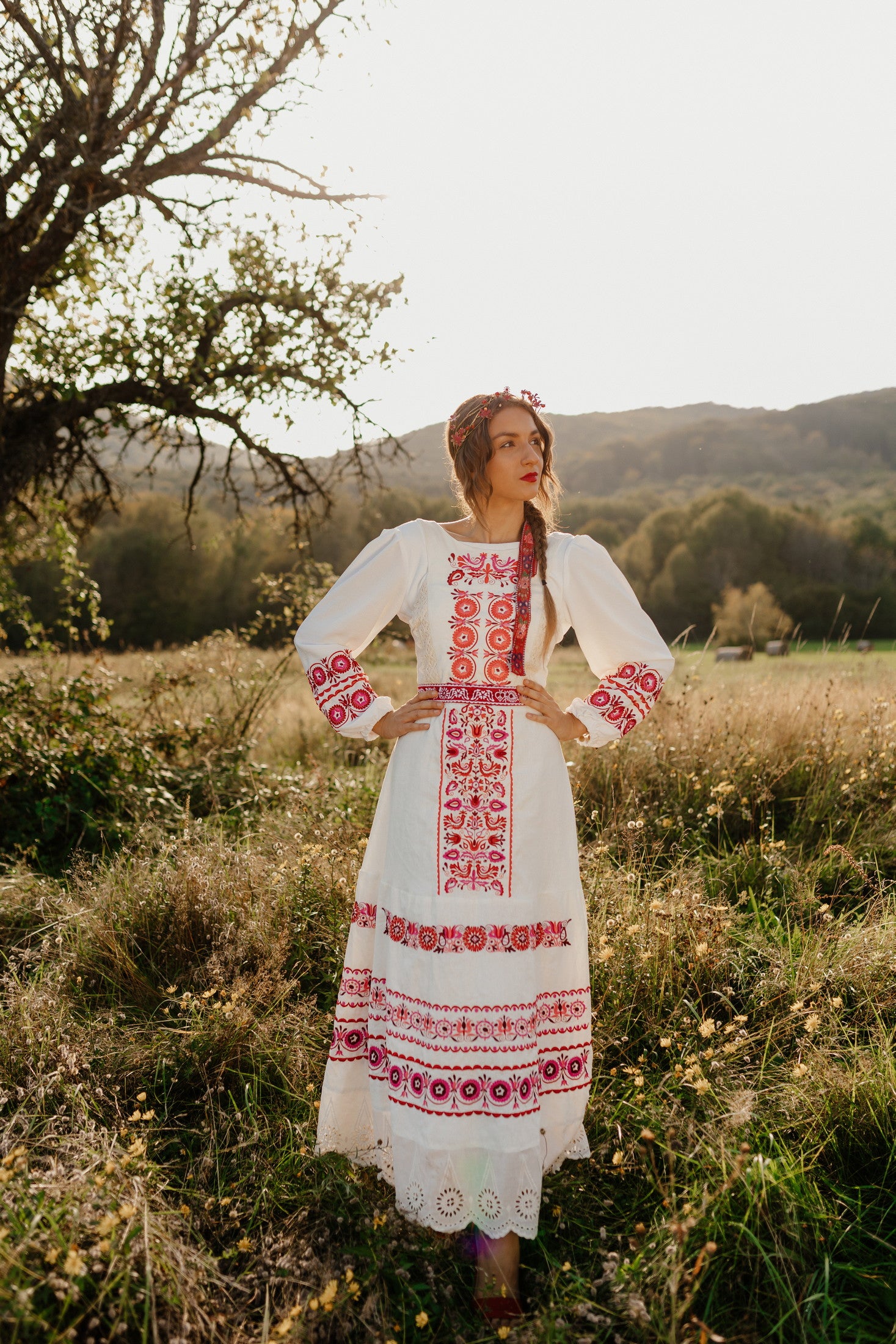 Ľanové vyšívané šaty Slovenské devy