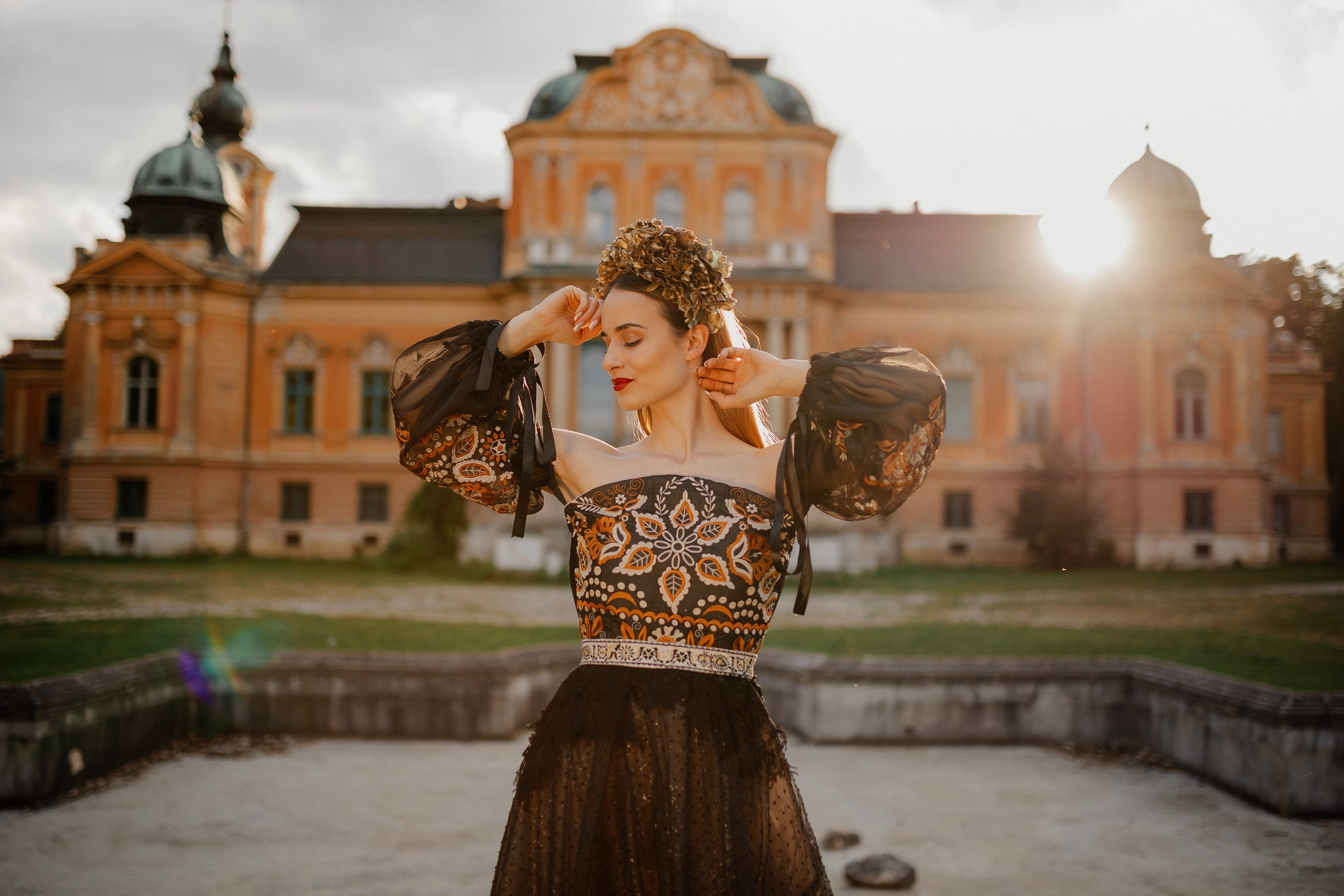 Bodkované tylové šaty Očovianka