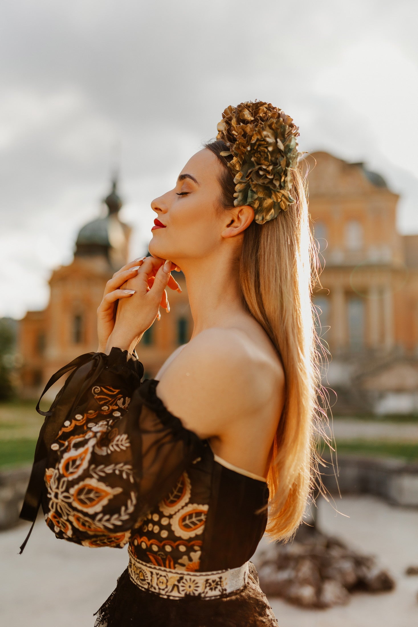 Bodkované tylové šaty Očovianka