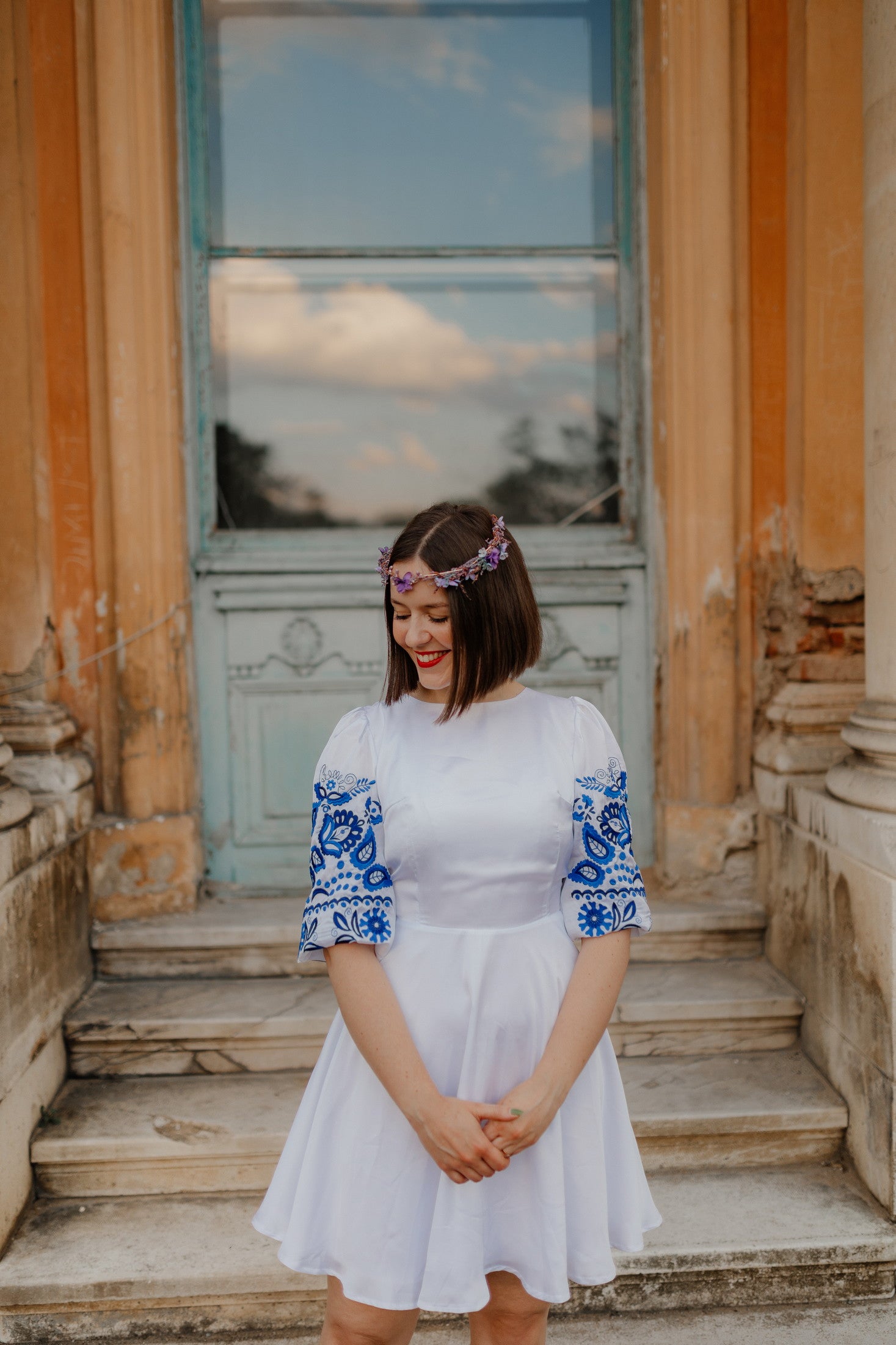 Biele saténové šaty Očovianka