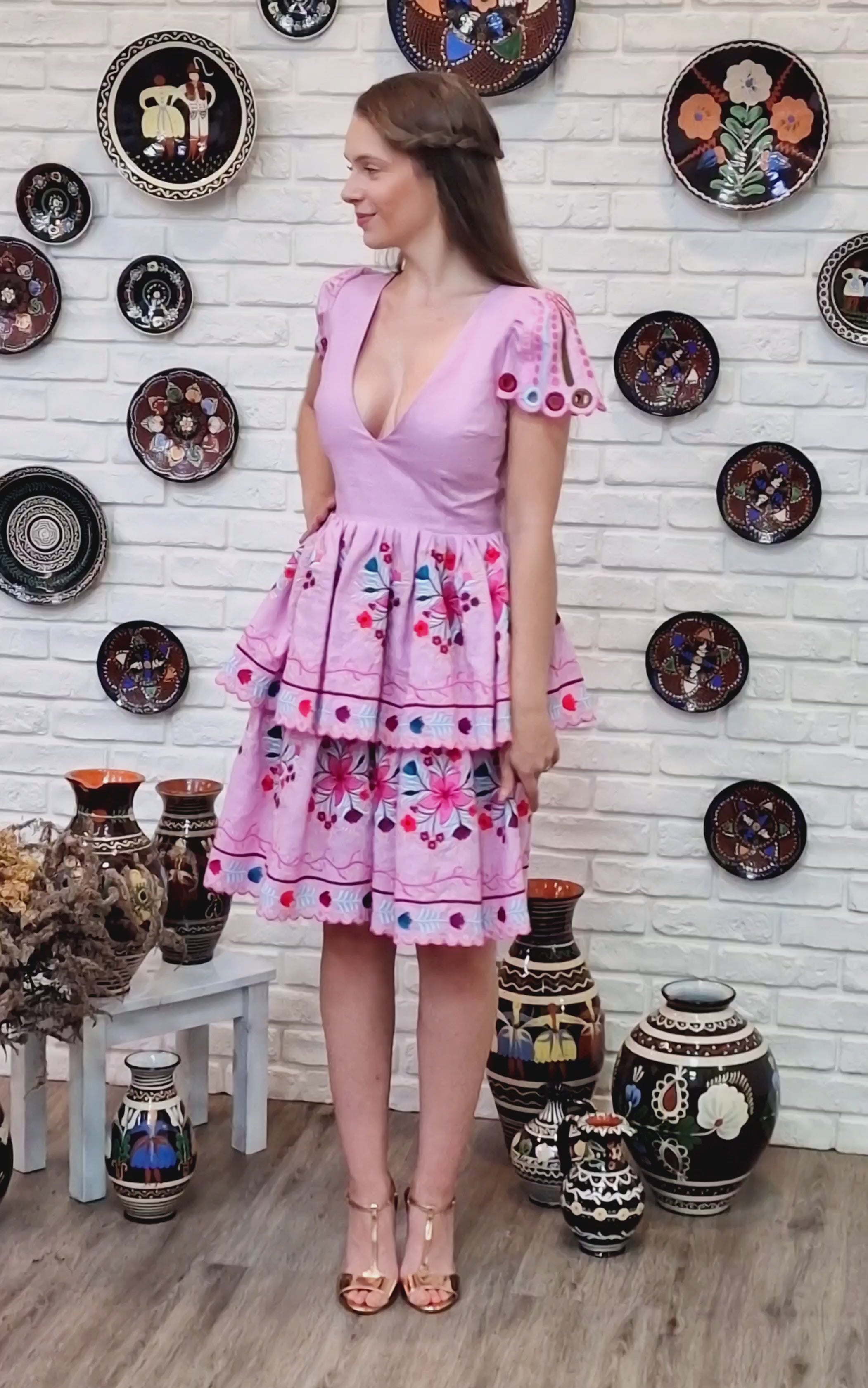 Fialové ľanové vyšívané šaty Pozdišovská karička