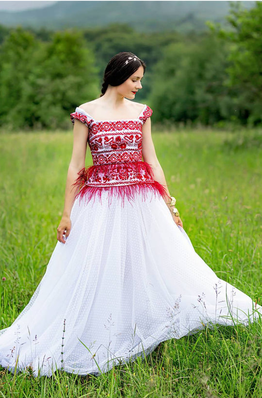 Vyšívaný top Sága krásy