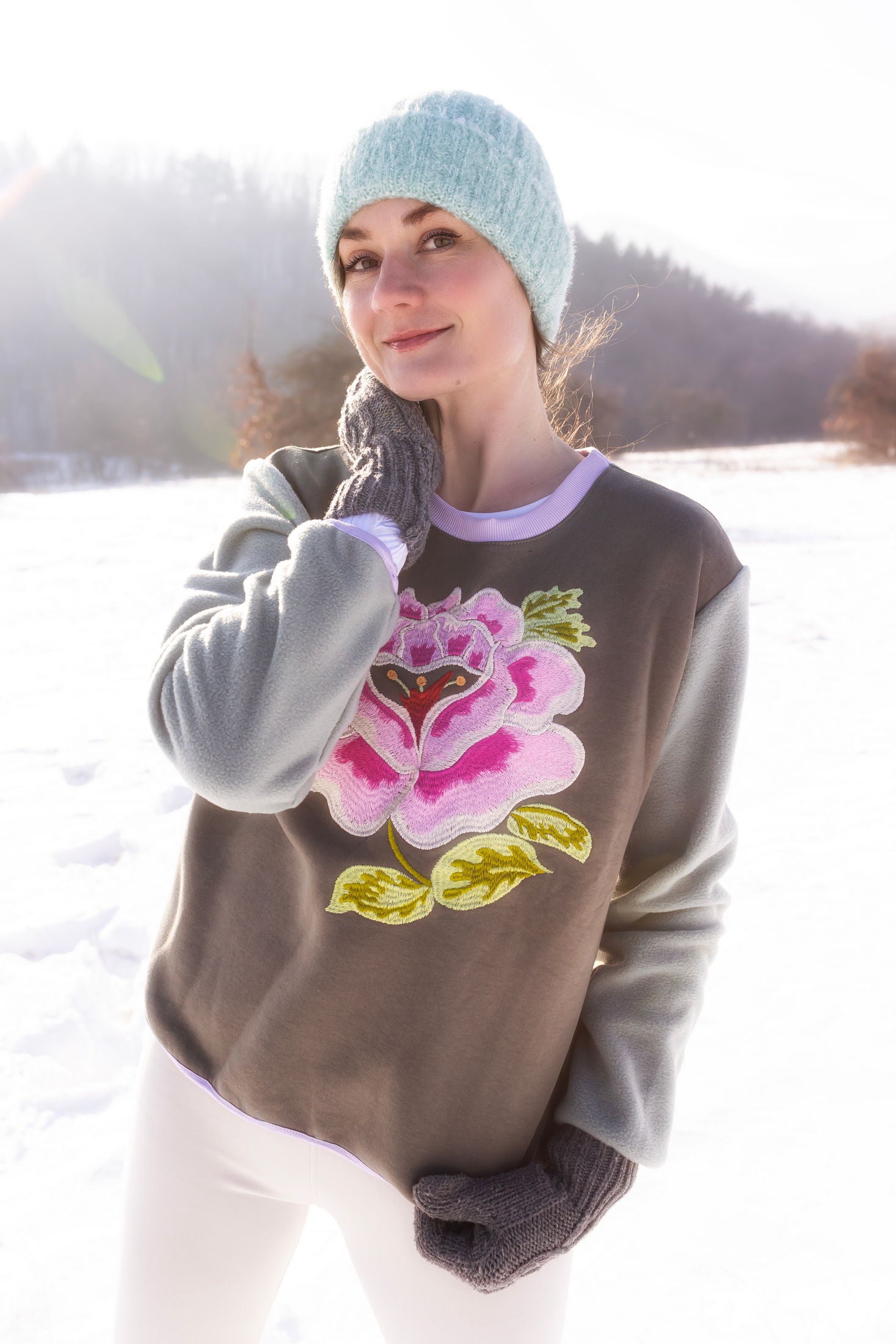 Vyšívaná mikina Ruža kvet