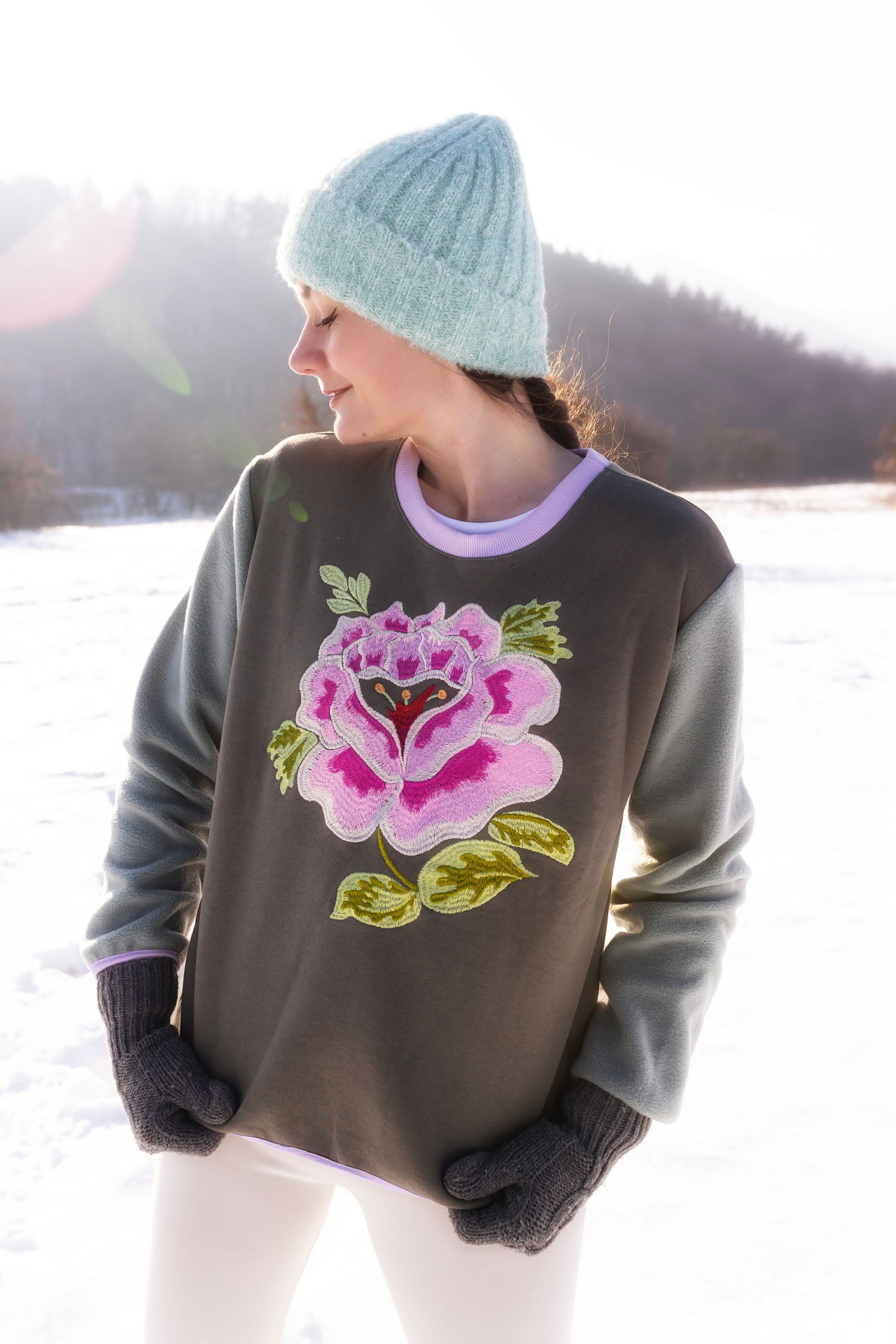 Vyšívaná mikina Ruža kvet