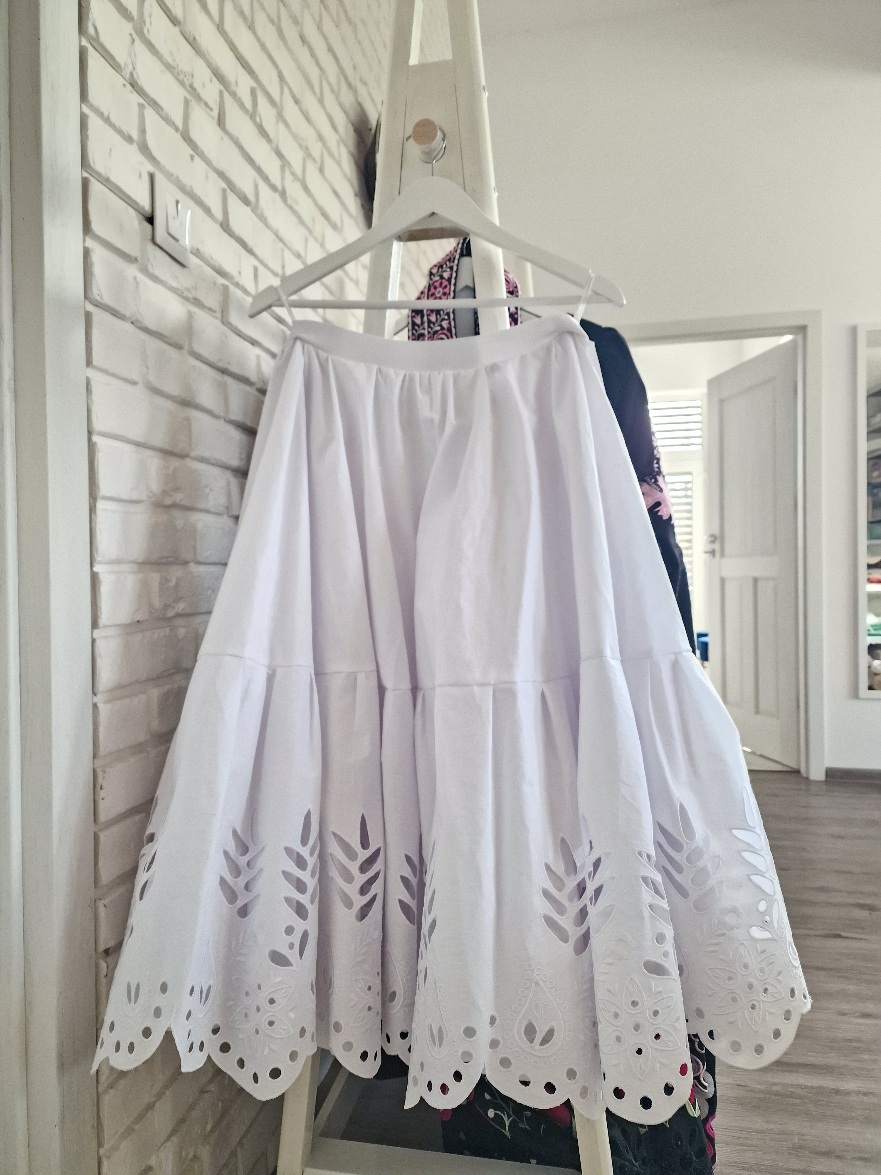 Madeirová sukňa Solčanská