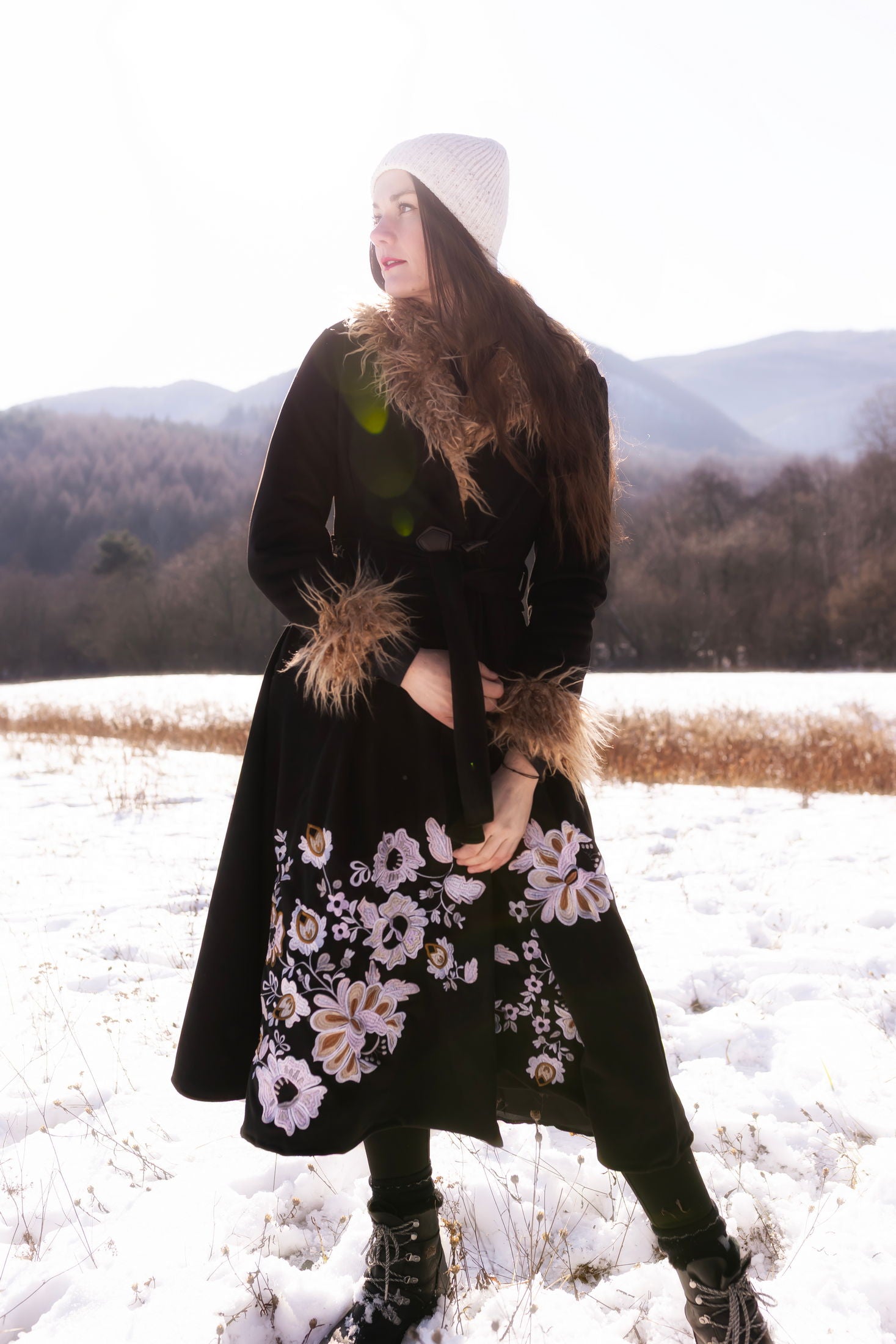 Čierny kabát Kvety Senohradu