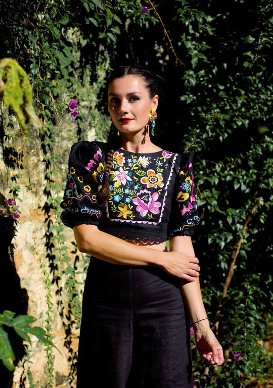 Čierny madeirový crop top Liptovská deva