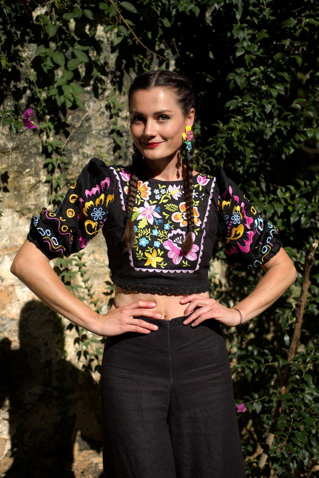 Čierny madeirový crop top Liptovská deva