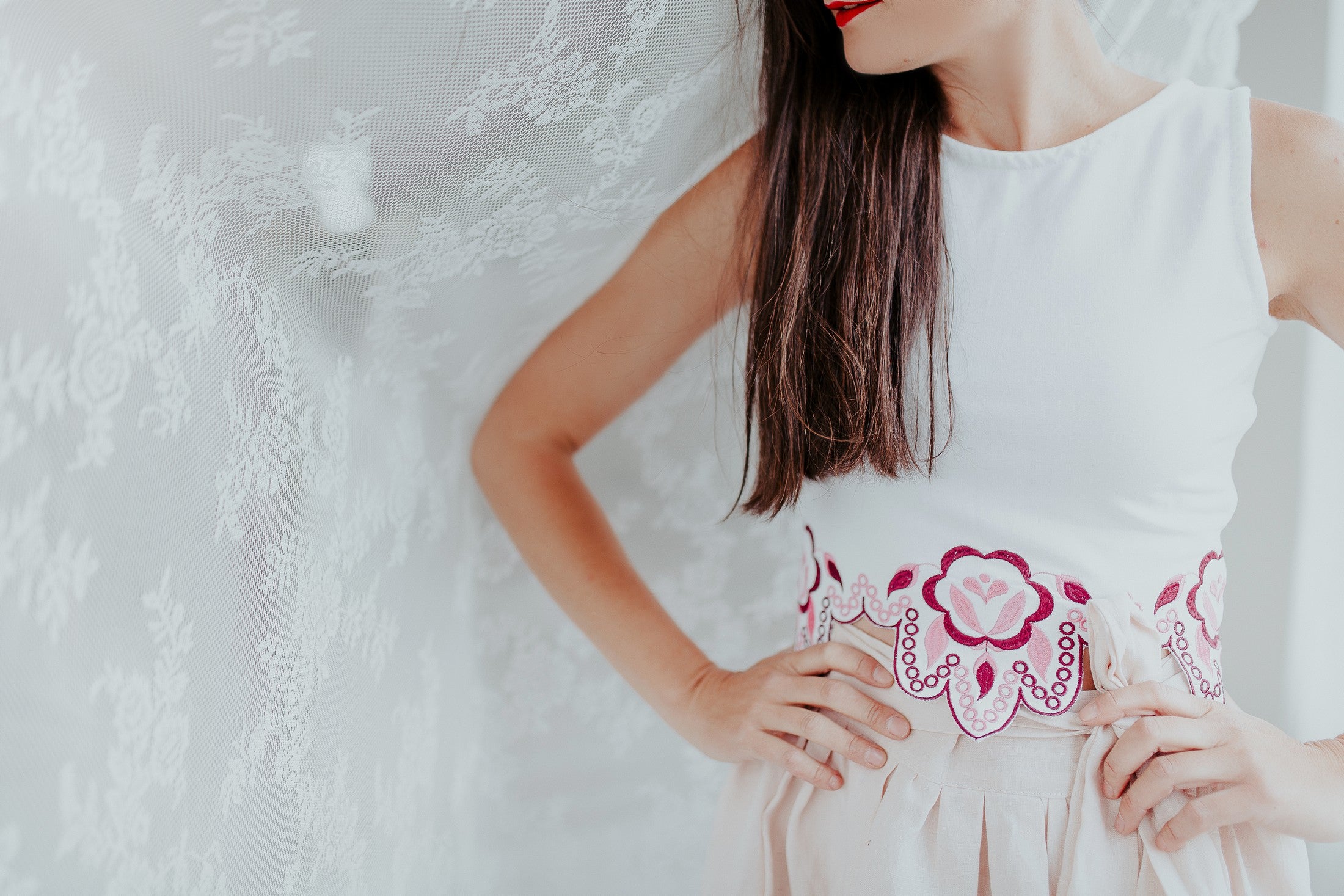 Biely Crop top Solčanská
