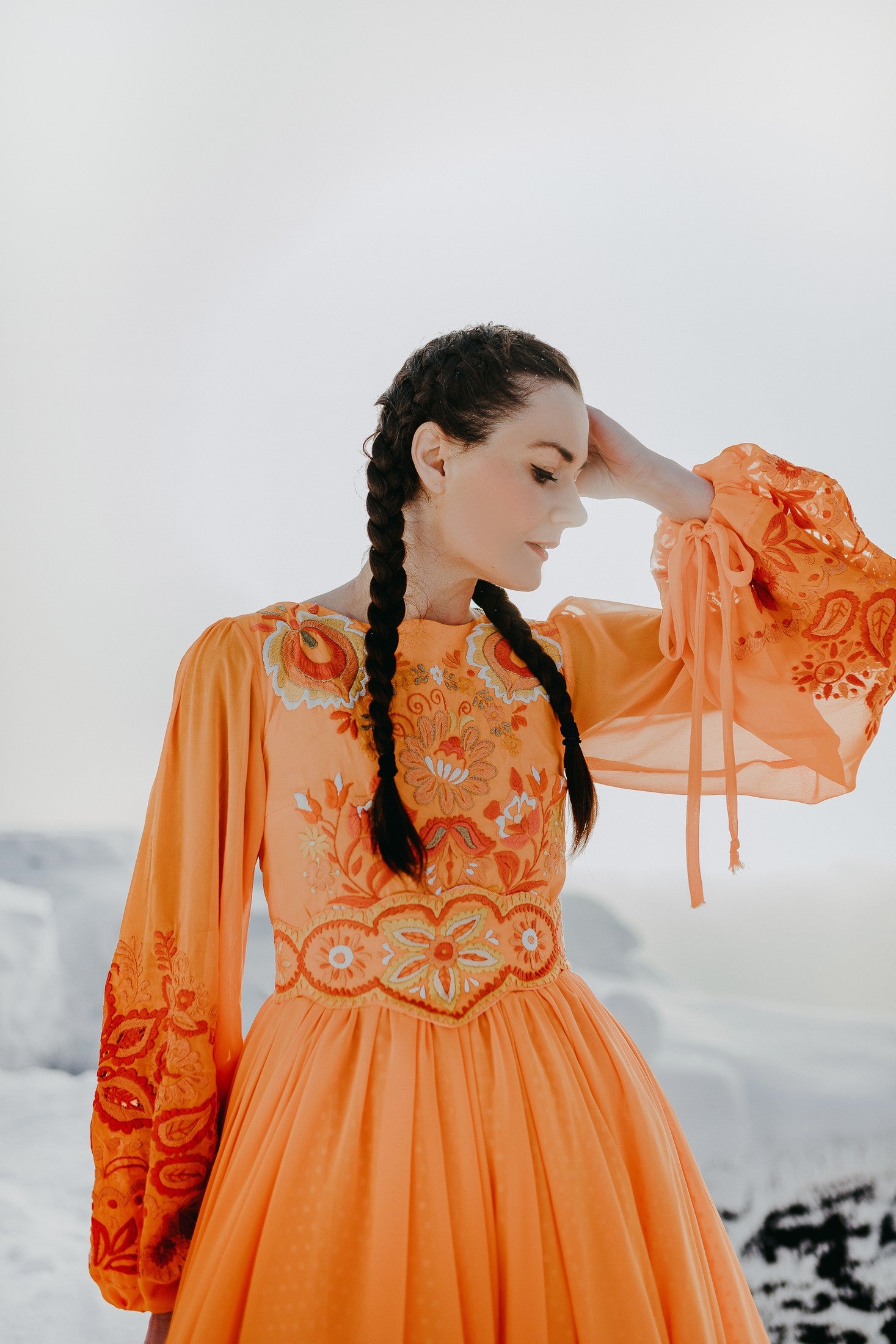 Oranžové šifónové šaty Očovianka